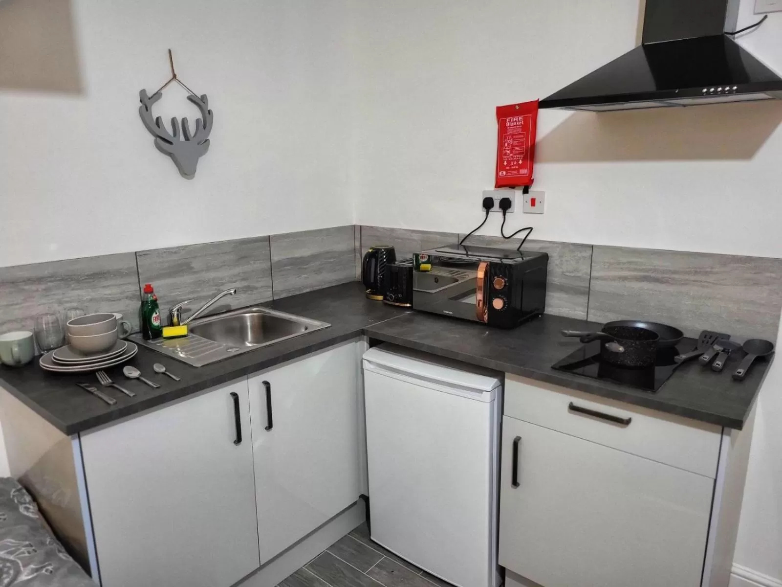 Kitchen or kitchenette in Easy Living Nottingham - Burns Street