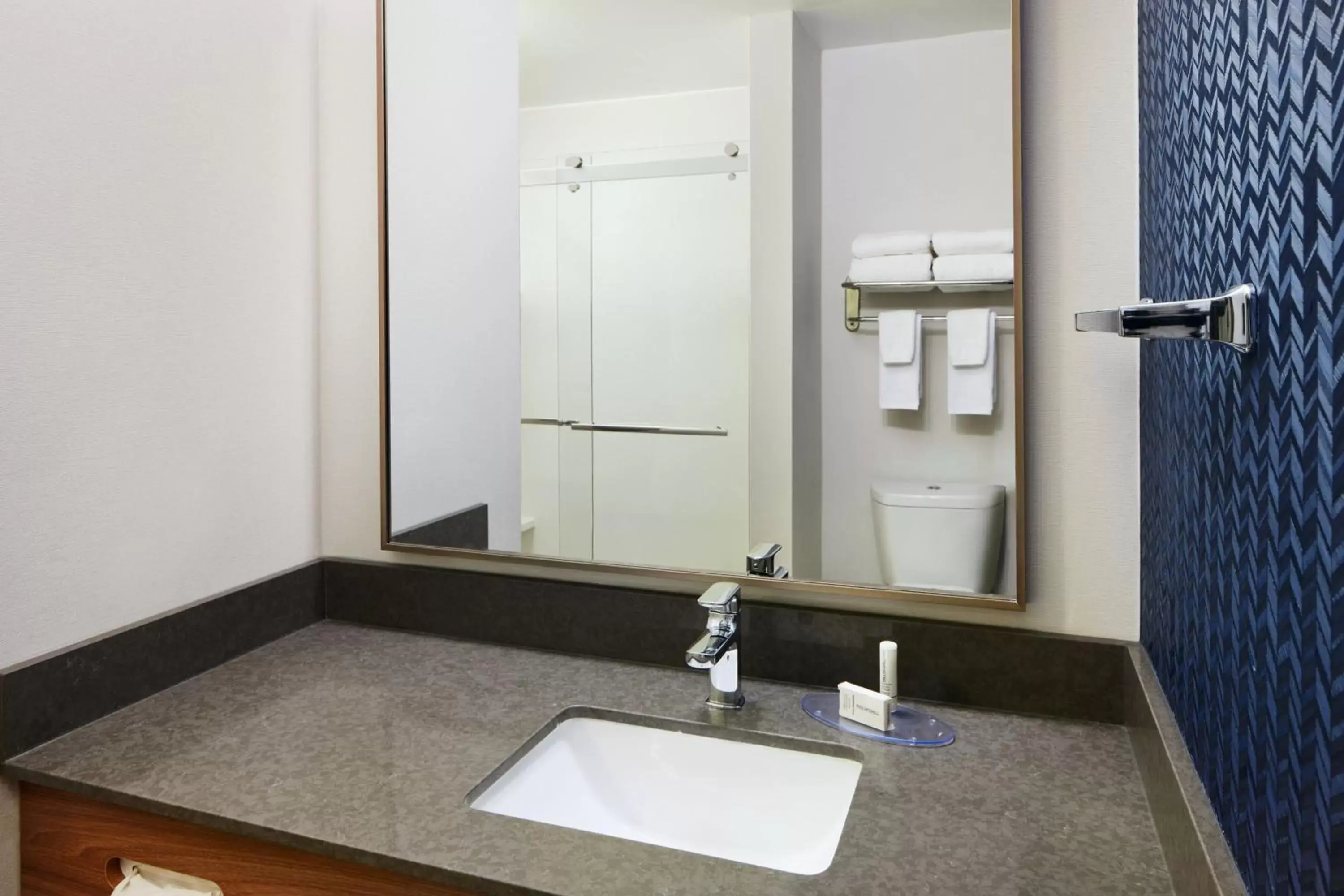 Bathroom in Fairfield Inn & Suites Worcester Auburn