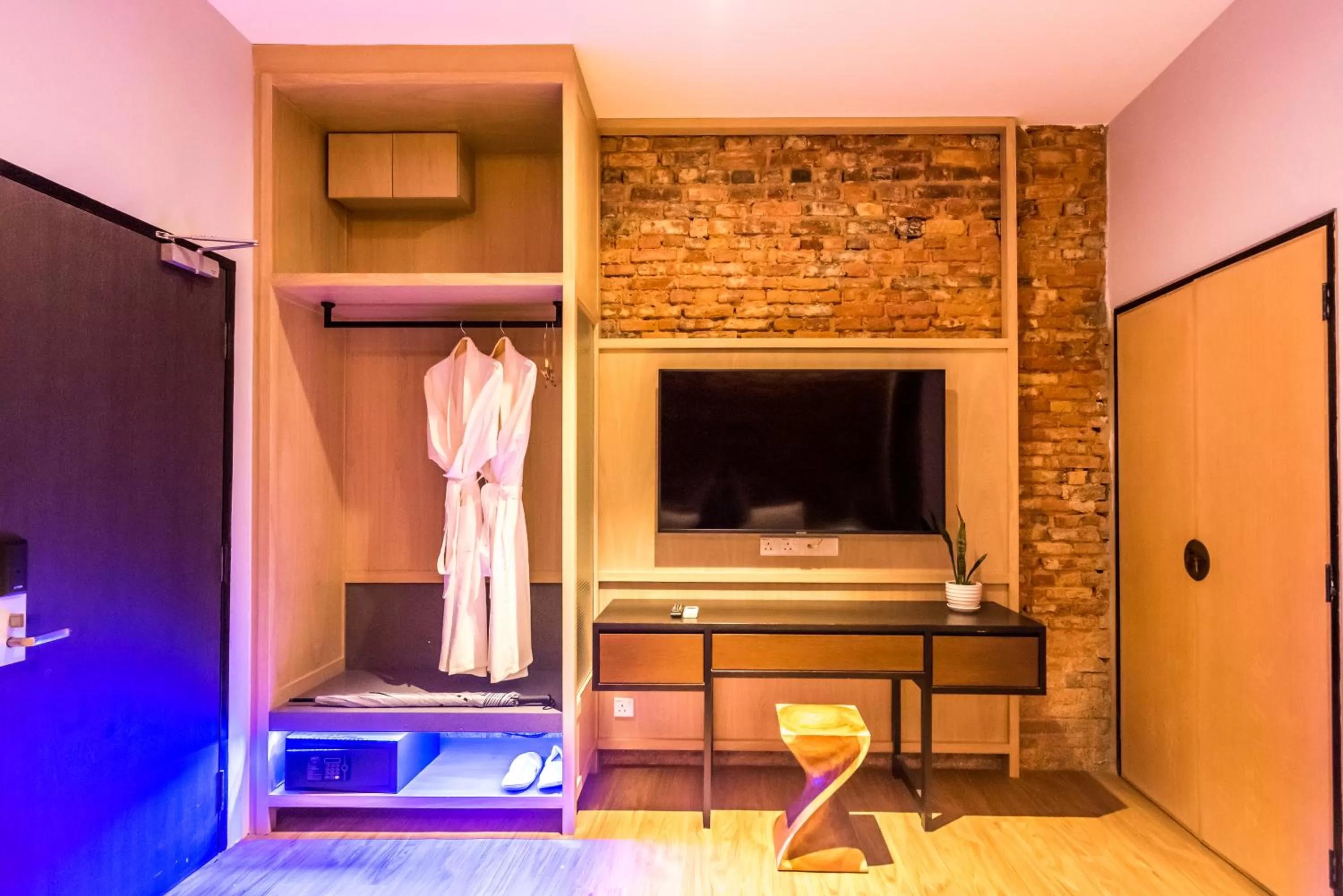 TV and multimedia in Tien Terrace Macalister