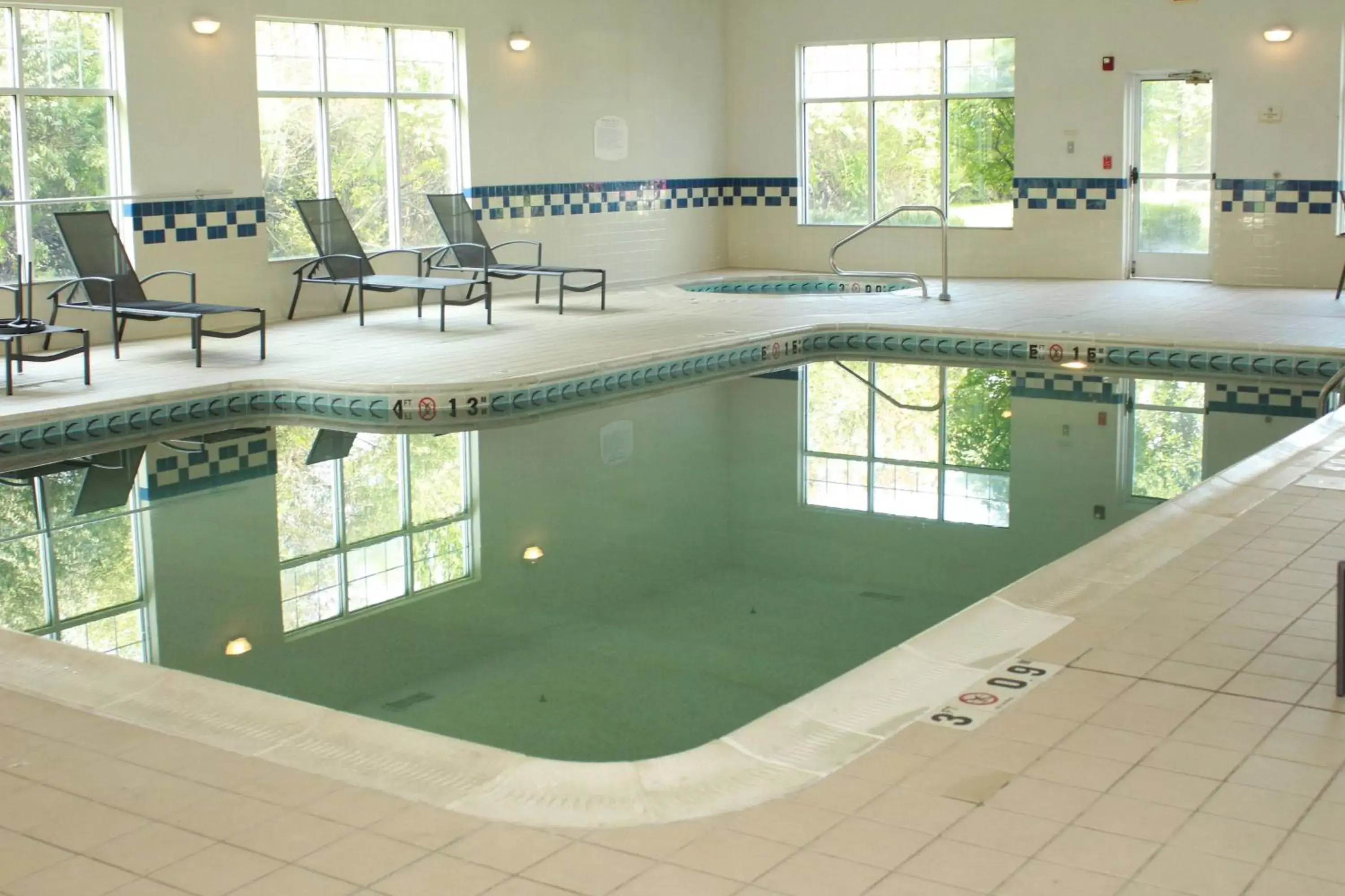 Swimming Pool in Fairfield Inn & Suites by Marriott Fairmont