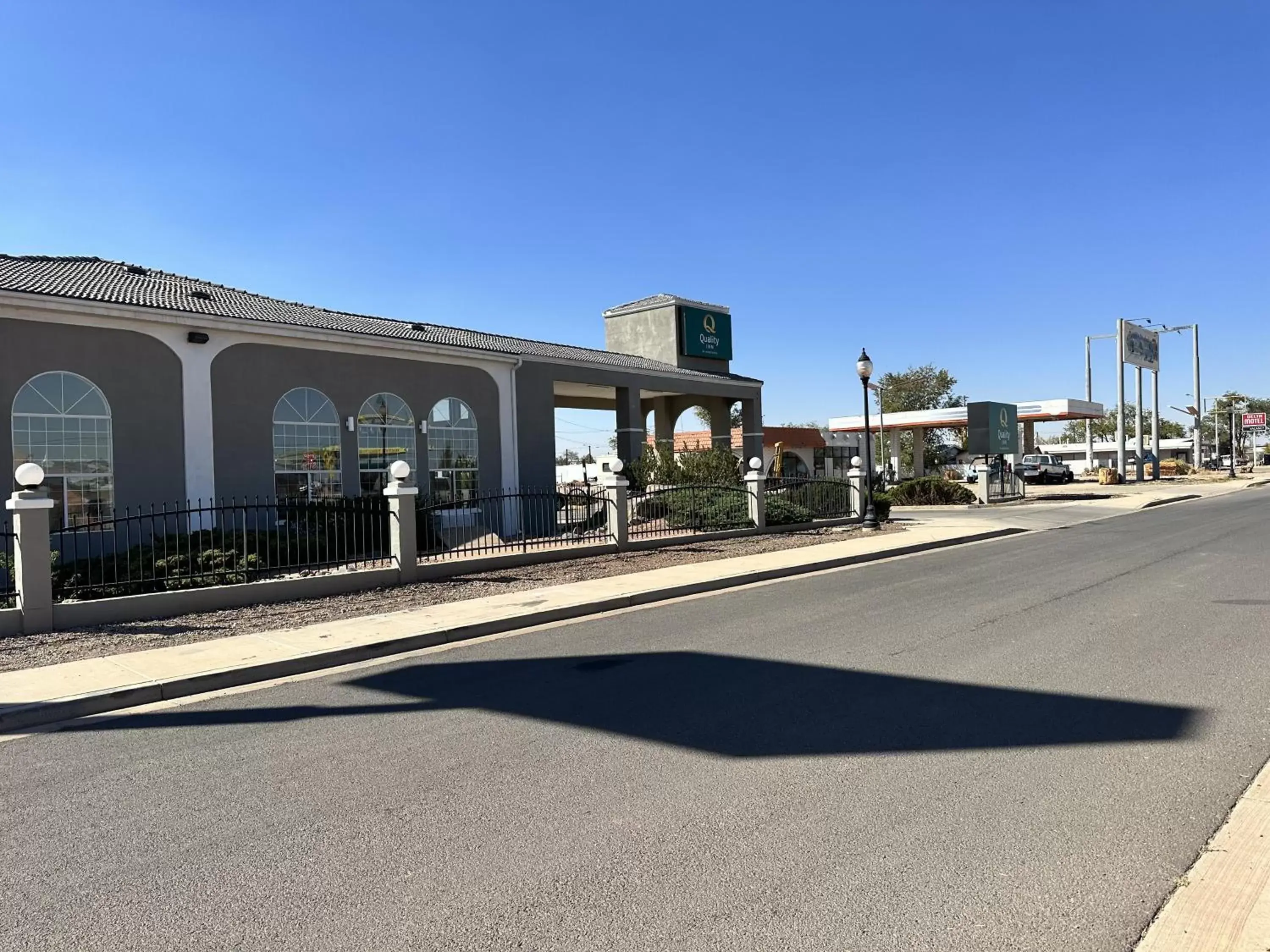 Property Building in Quality Inn Winslow I-40