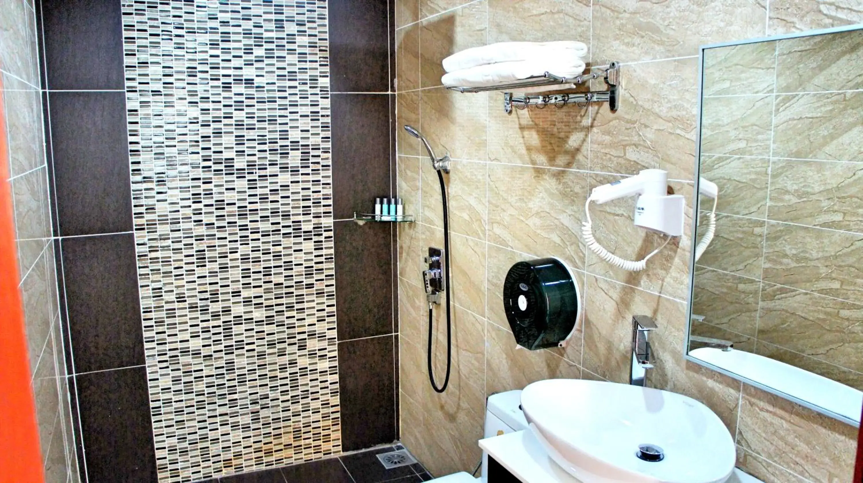Bathroom in Kingsley Hotel