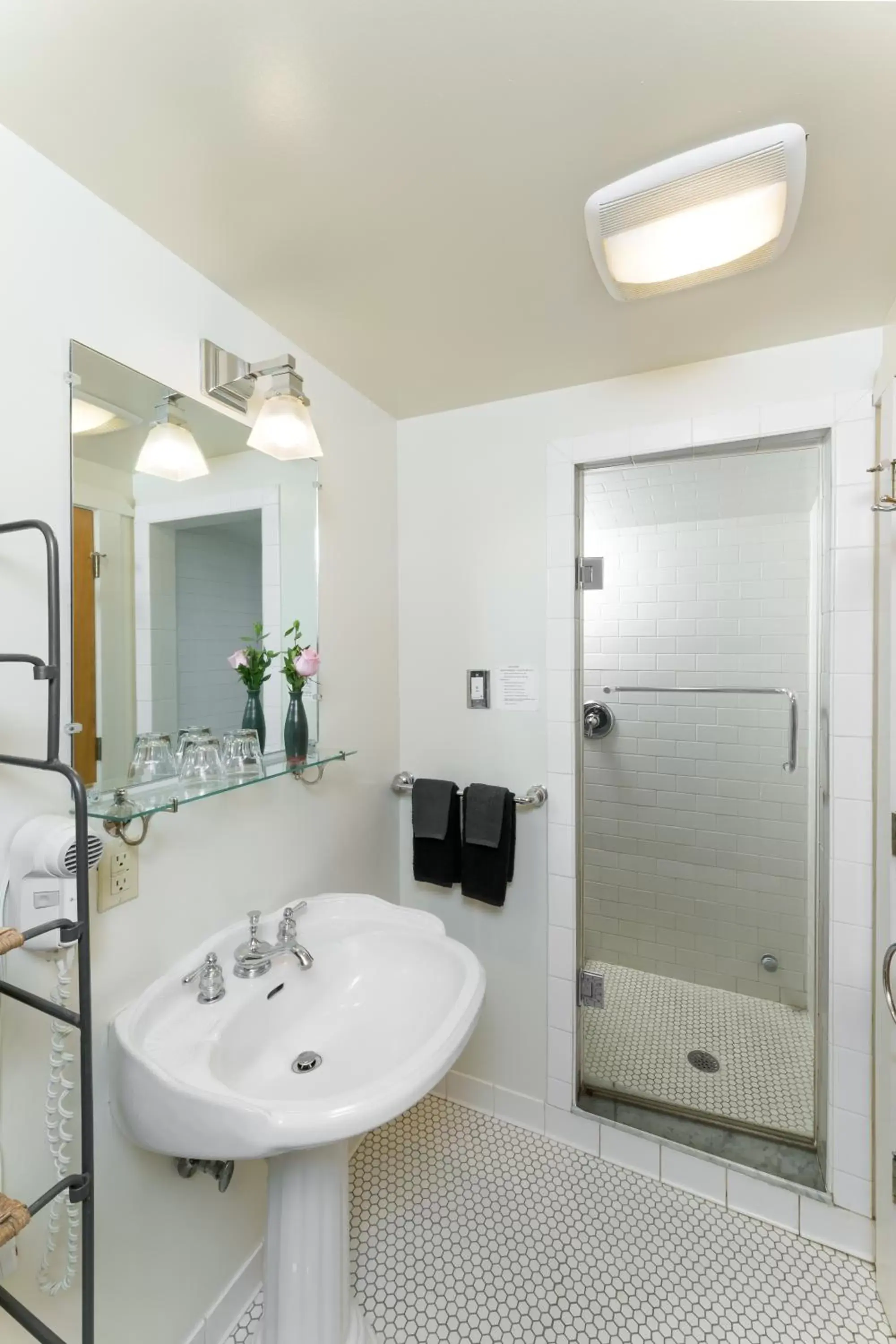 Lake Pointe Inn Lake Pointe Inn