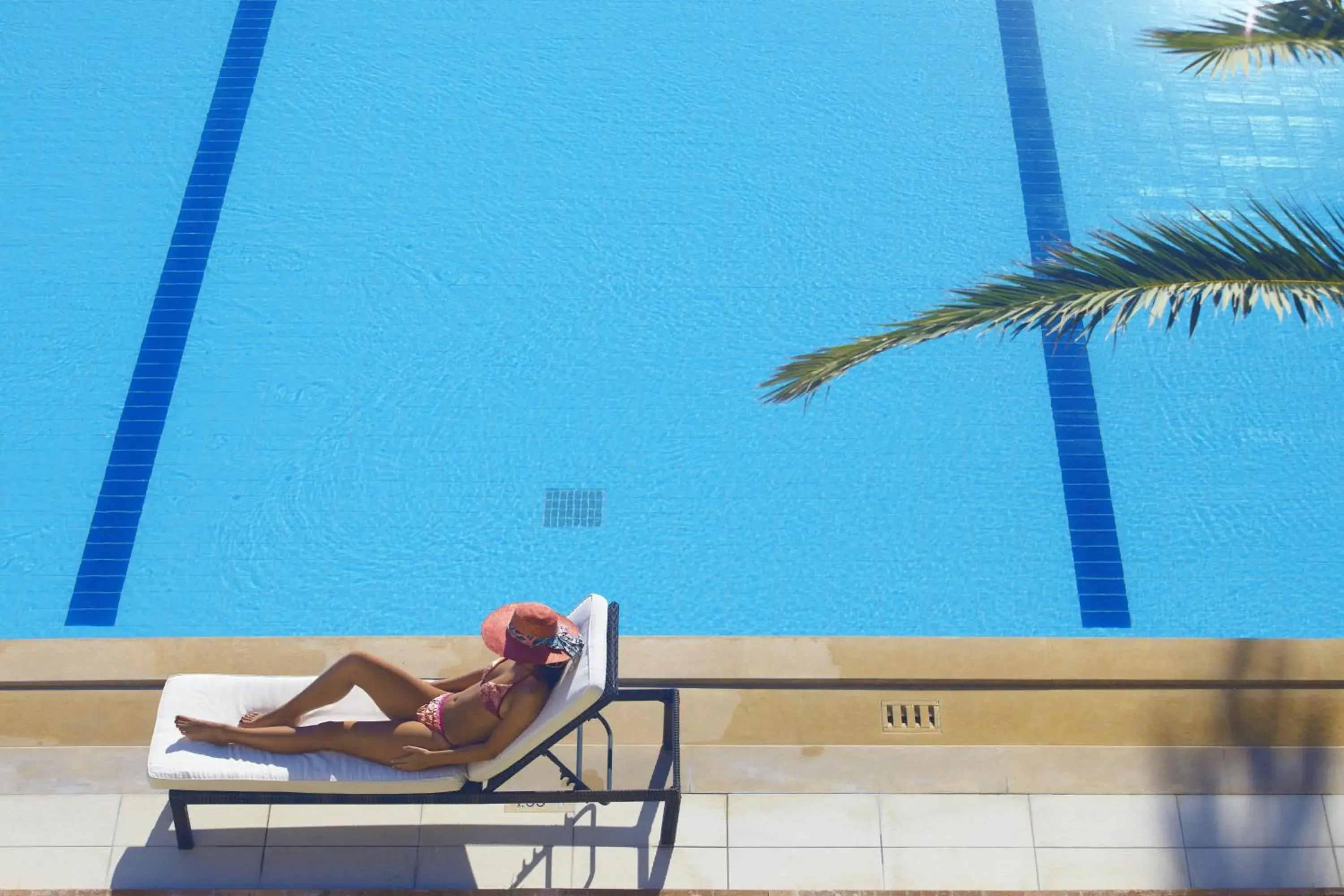 Swimming Pool in Atlantis Beach Hotel