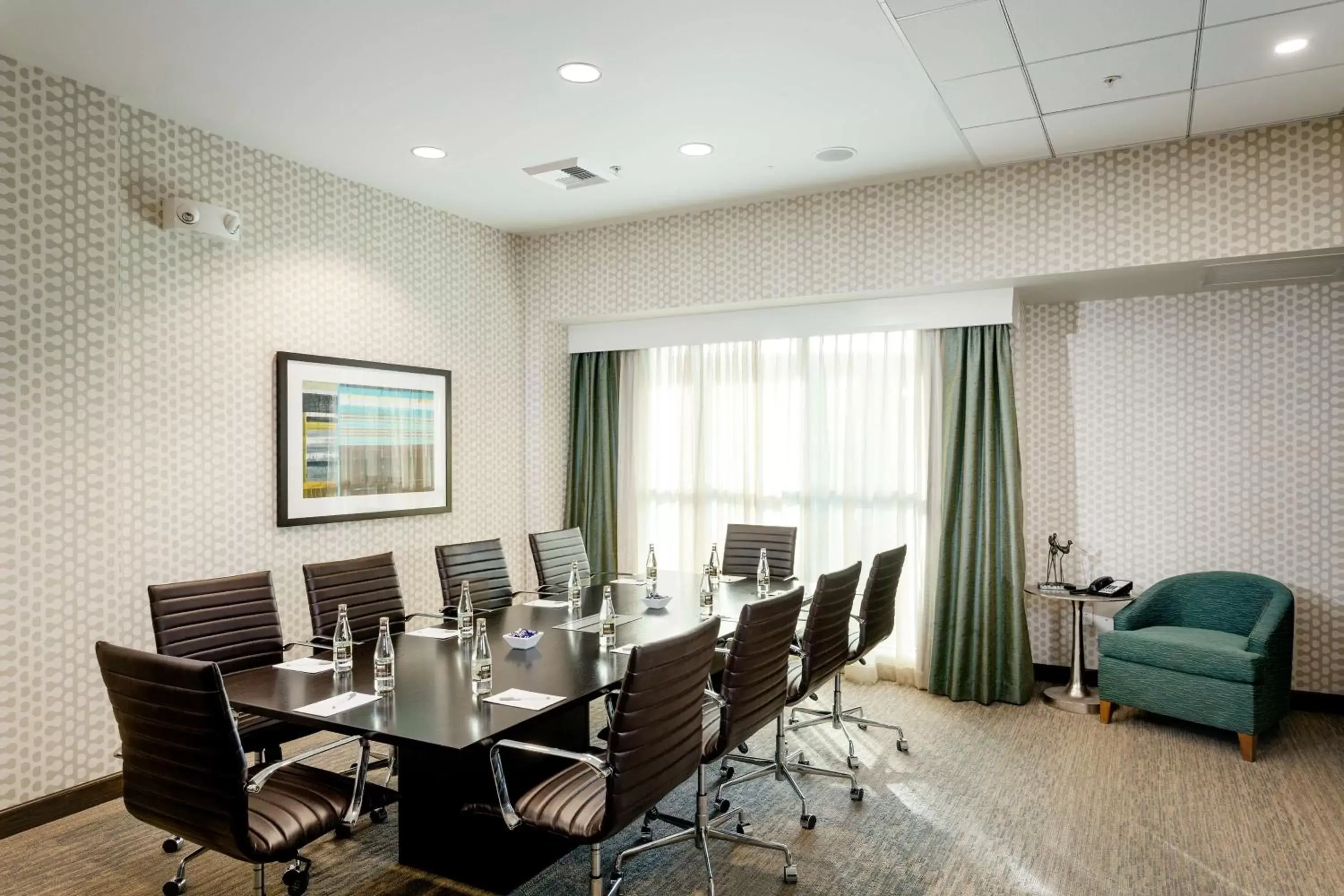 Meeting/conference room in Hampton Inn & Suites by Hilton Seattle/Northgate