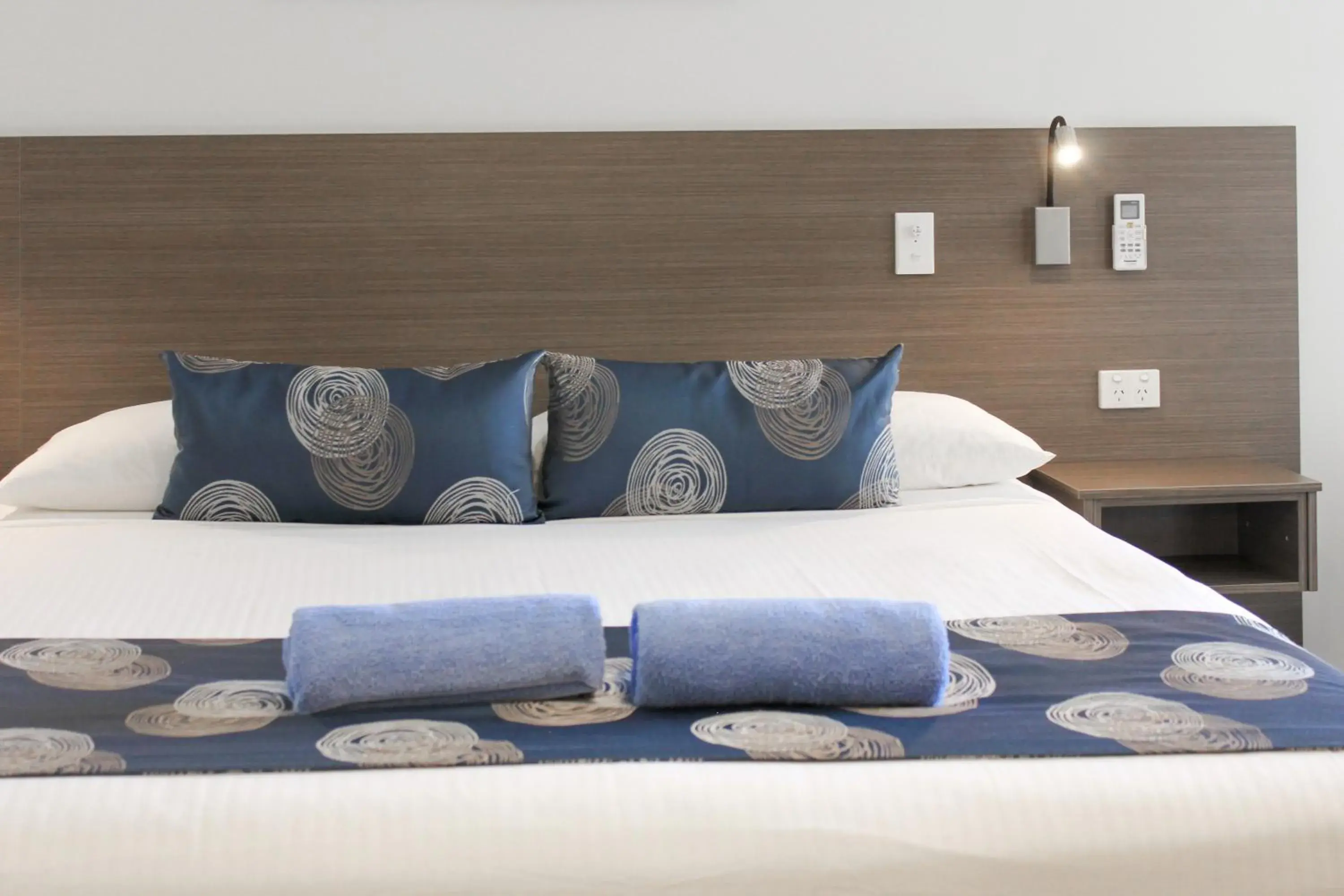 King Room with Spa Bath in Aston Motel Yamba King Room with Spa Bath in Aston Motel Yamba