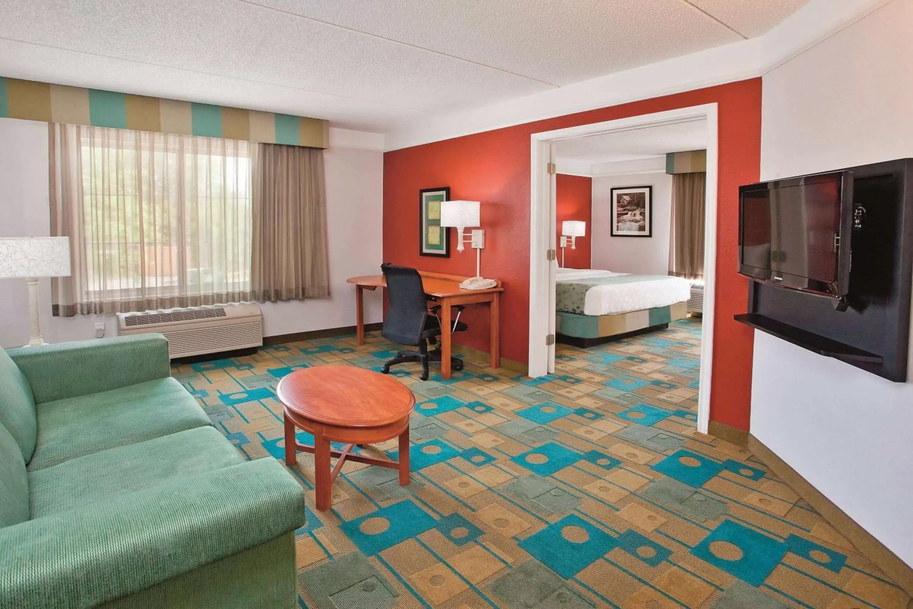 Photo of the whole room, Seating Area in La Quinta by Wyndham Winston-Salem