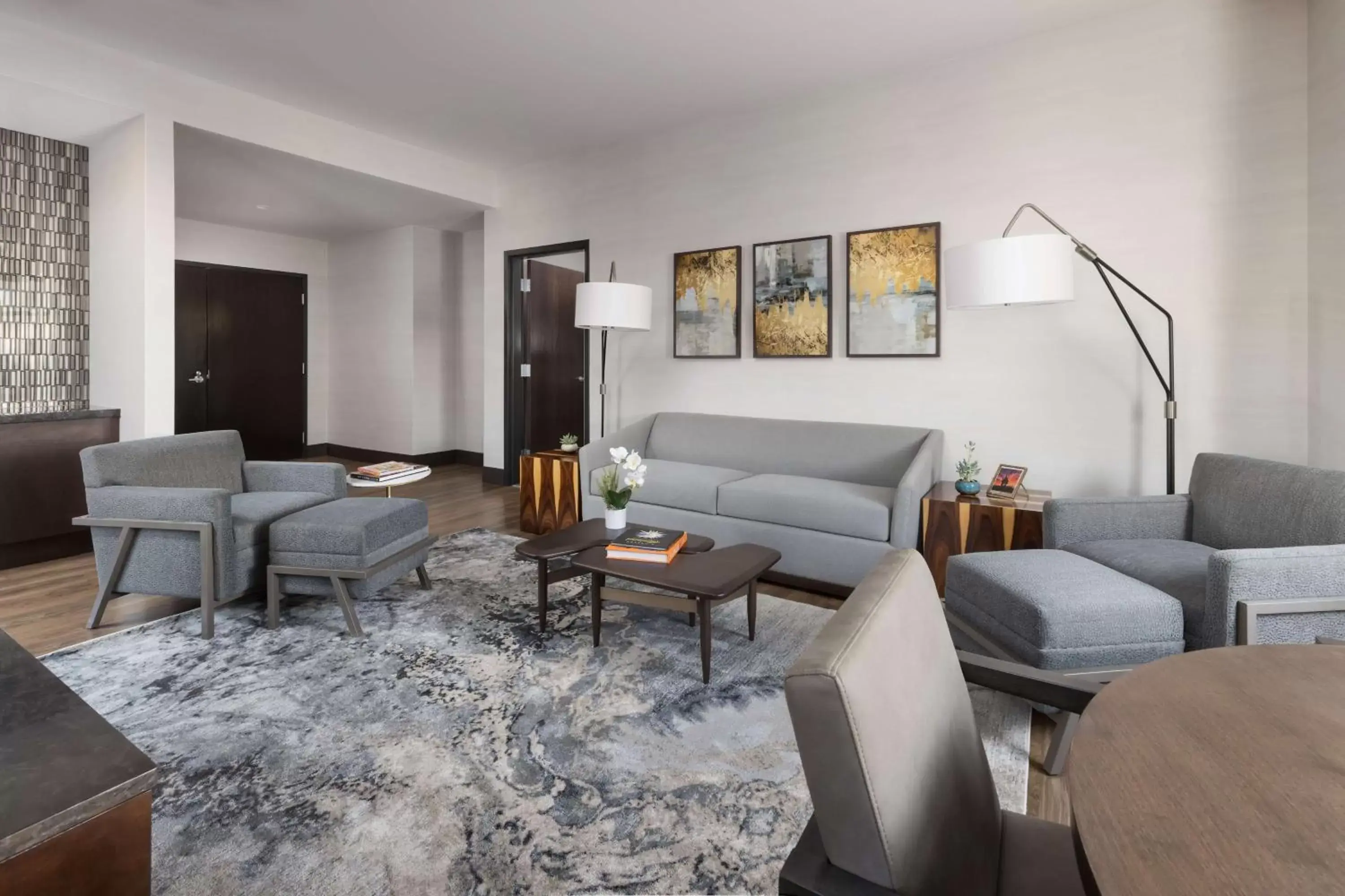 Living room, Seating Area in Doubletree By Hilton Tucson Downtown Convention Center