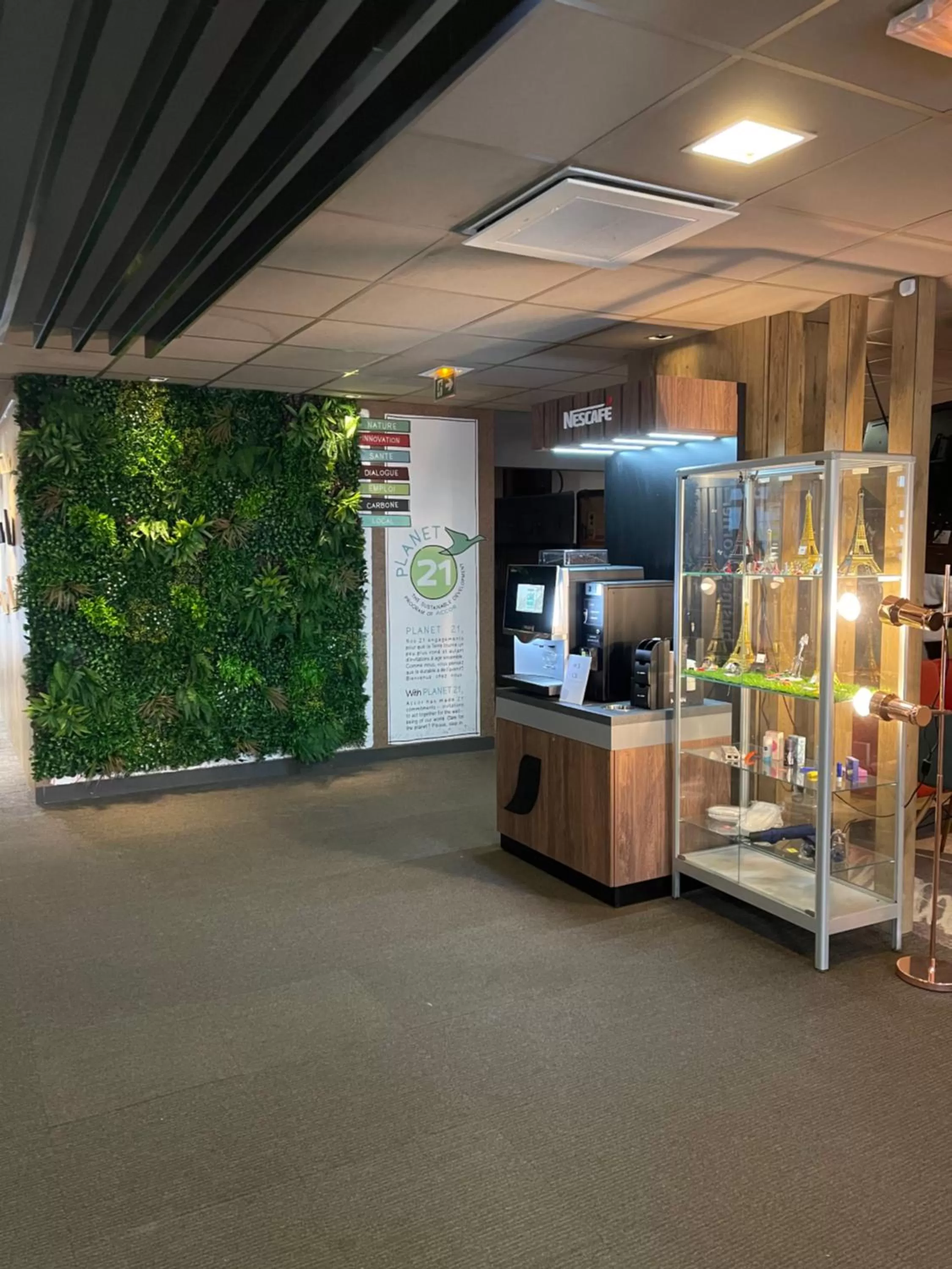 Lobby or reception in ibis Paris Porte D'Orleans