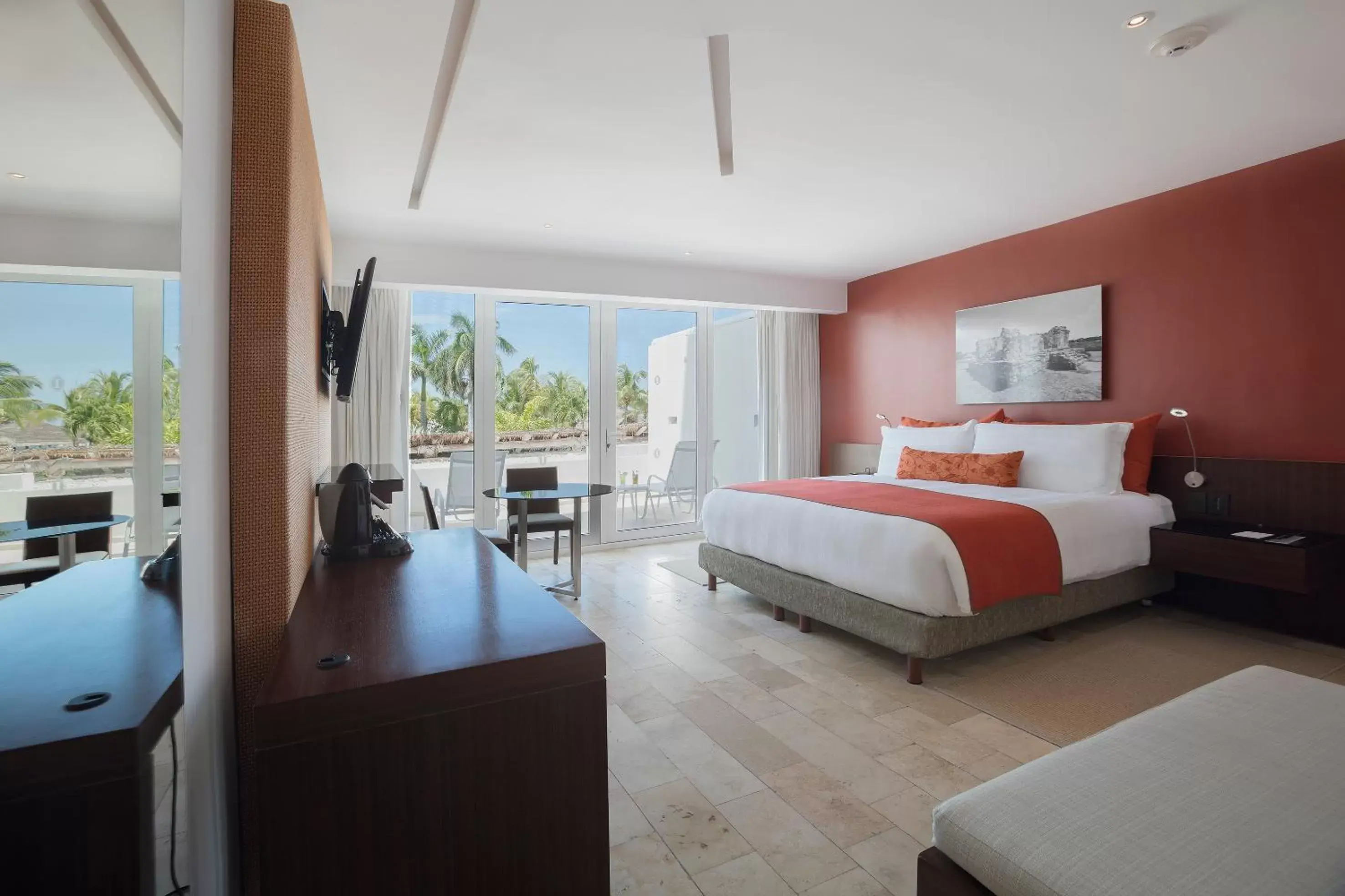 Bed in InterContinental Presidente Cancun Resort