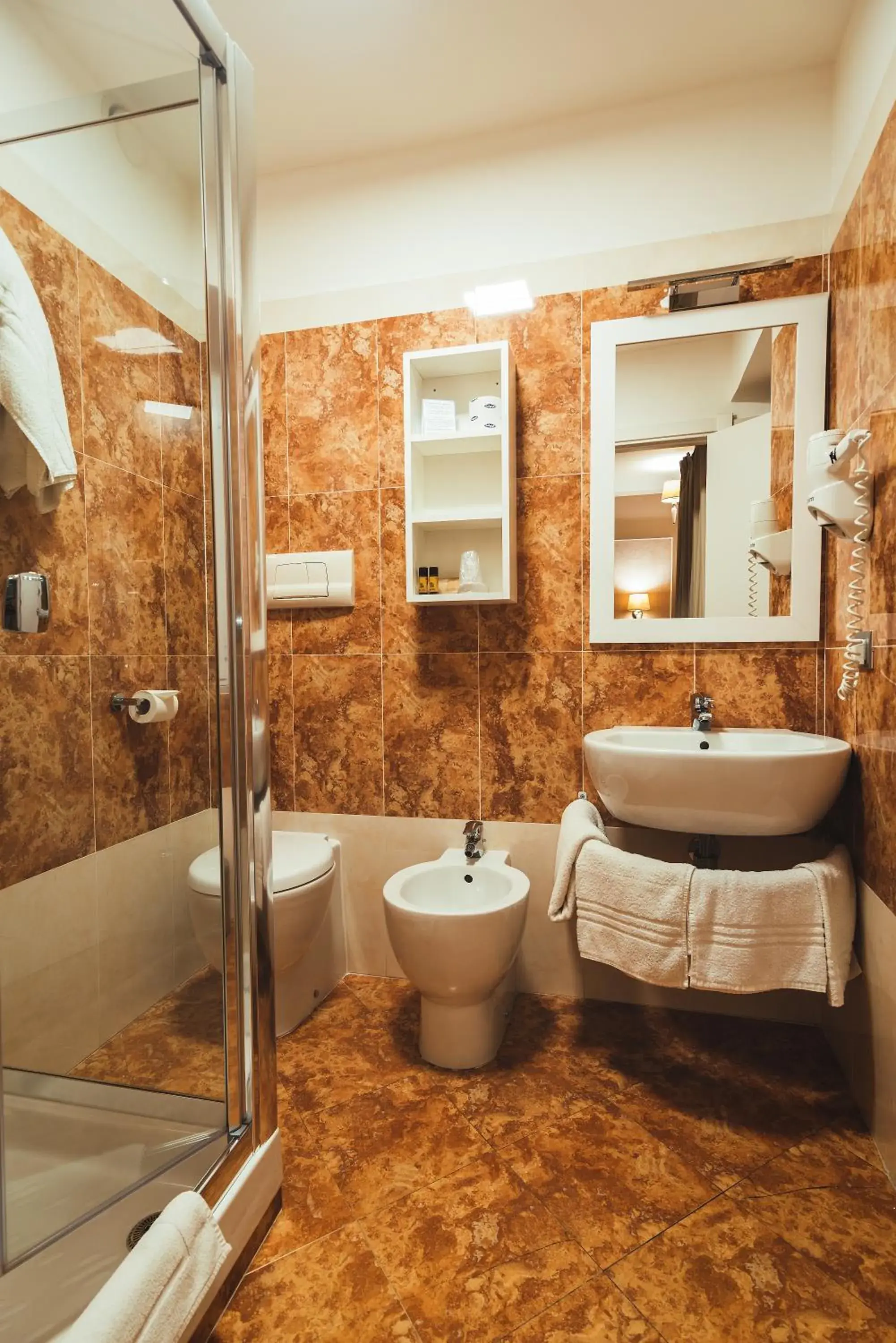 Shower, Bathroom in Hotel Centrale