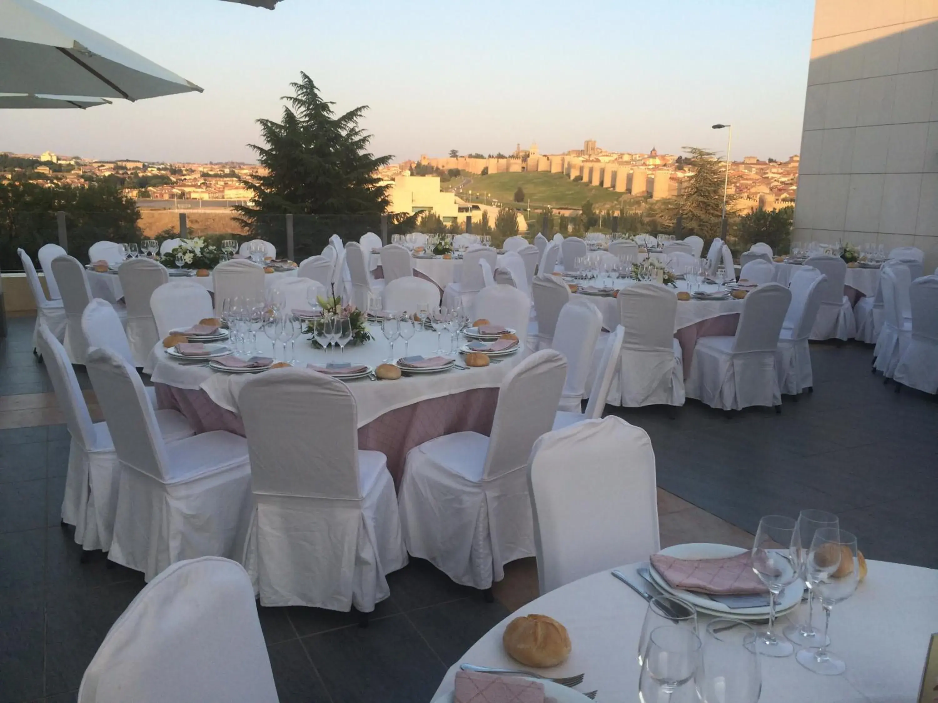 Balcony/Terrace, Banquet Facilities in Hotel Sercotel Cuatro Postes