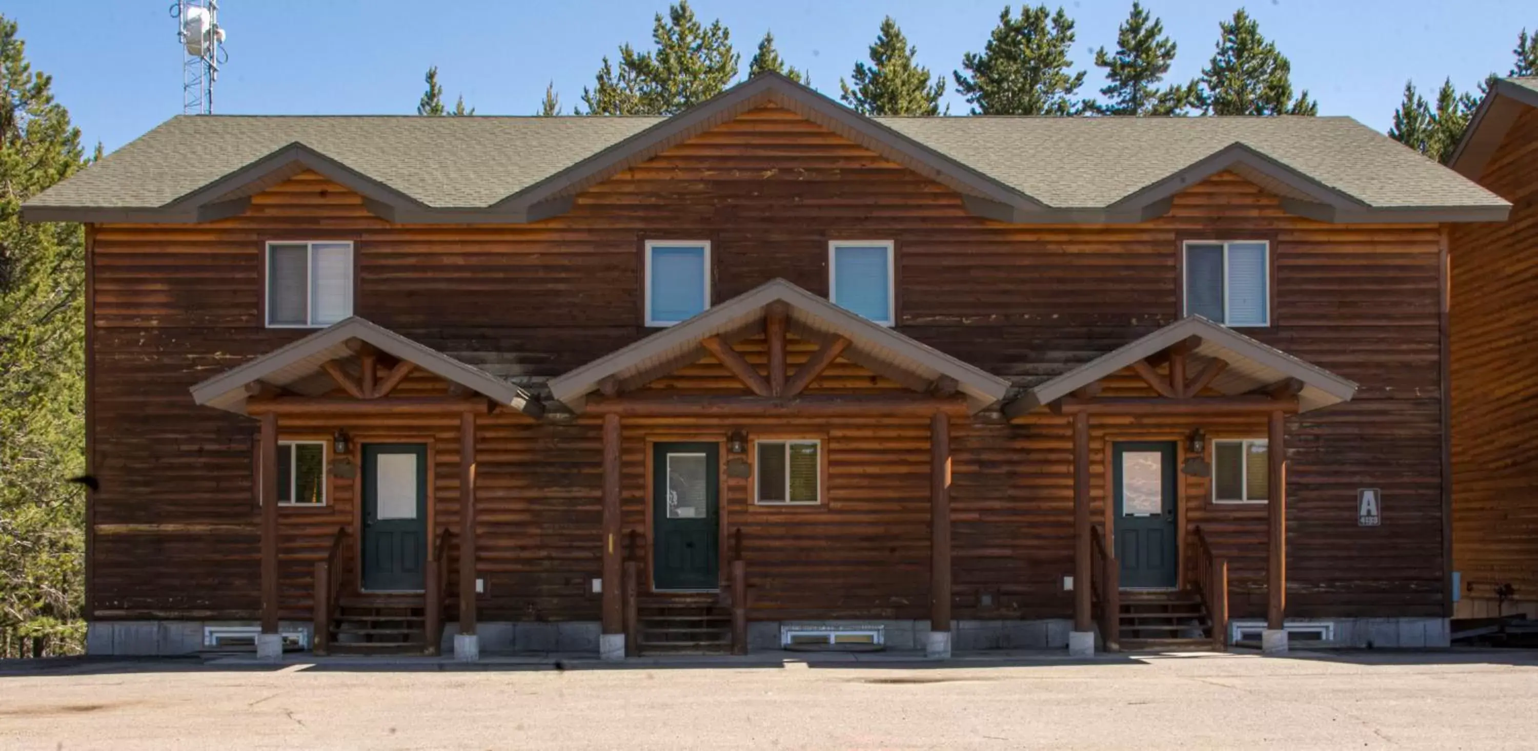 Facade/entrance, Property Building in Sawtelle Mountain Resort