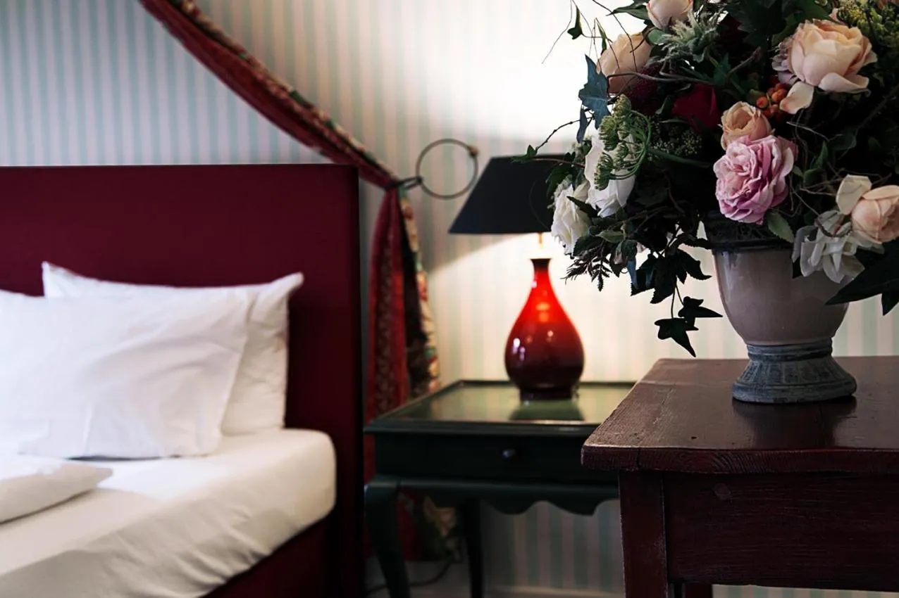 Photo of the whole room, Bed in Hotel Alt Nürnberg -Ohne Lift-