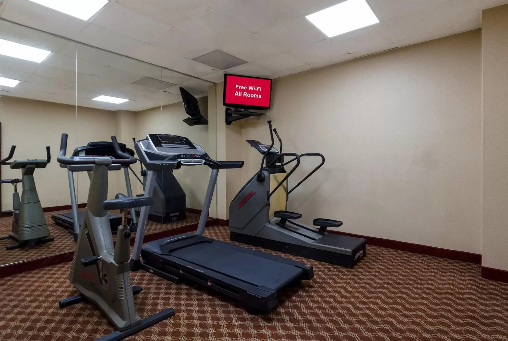 Fitness centre/facilities, Fitness Center/Facilities in Red Roof Inn and Suites Newark - University