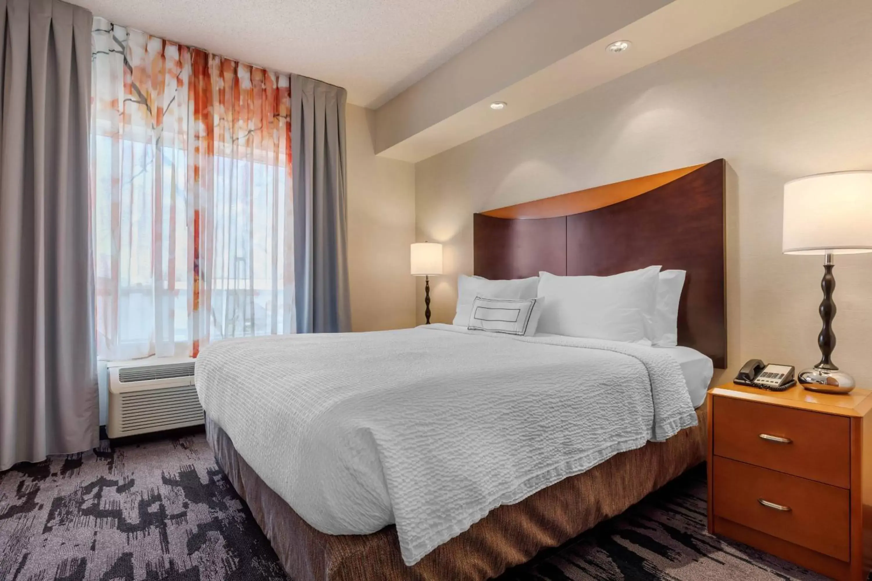 Bedroom, Bed in Fairfield Inn & Suites by Marriott Rockford