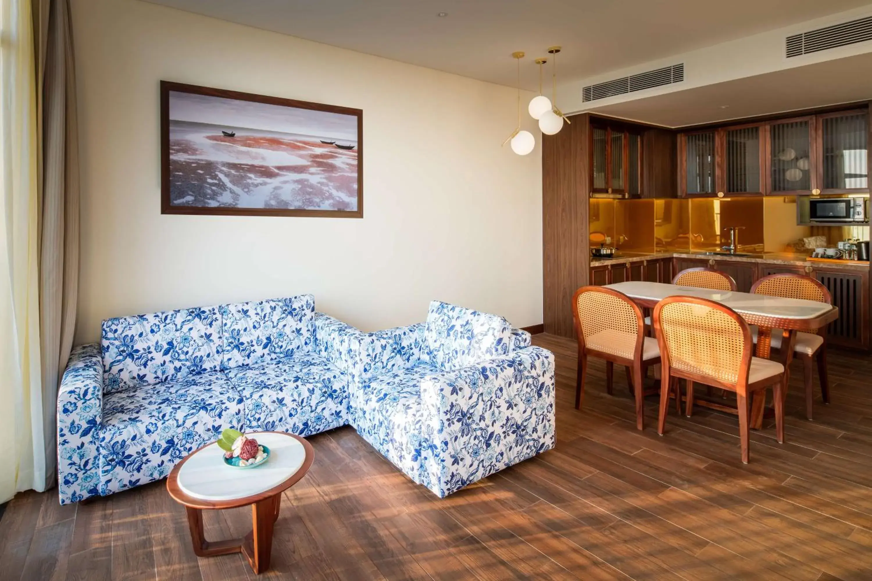 Photo of the whole room, Seating Area in Best Western Premier Sonasea Phu Quoc
