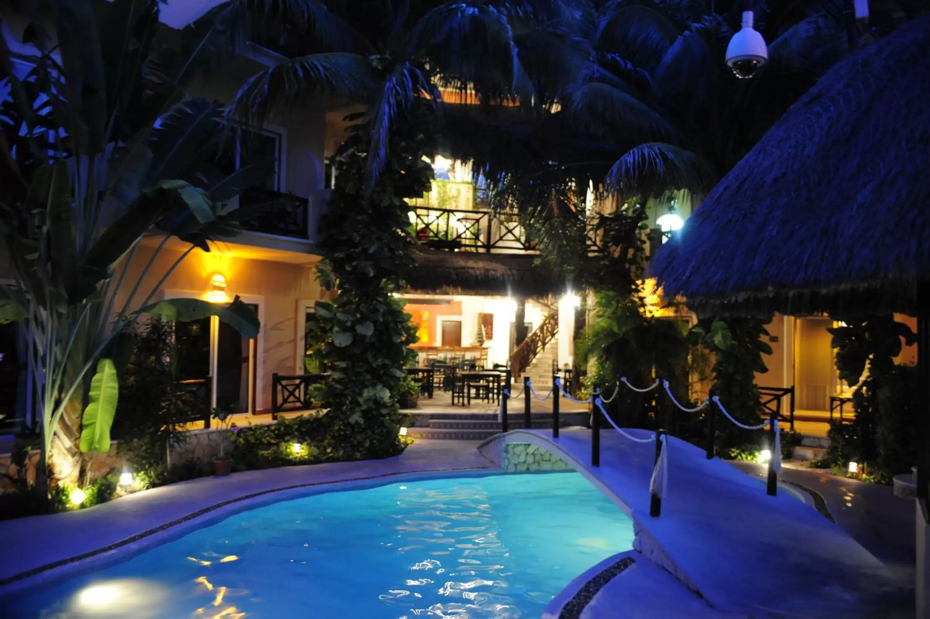 Swimming Pool in Hotel Riviera Del Sol