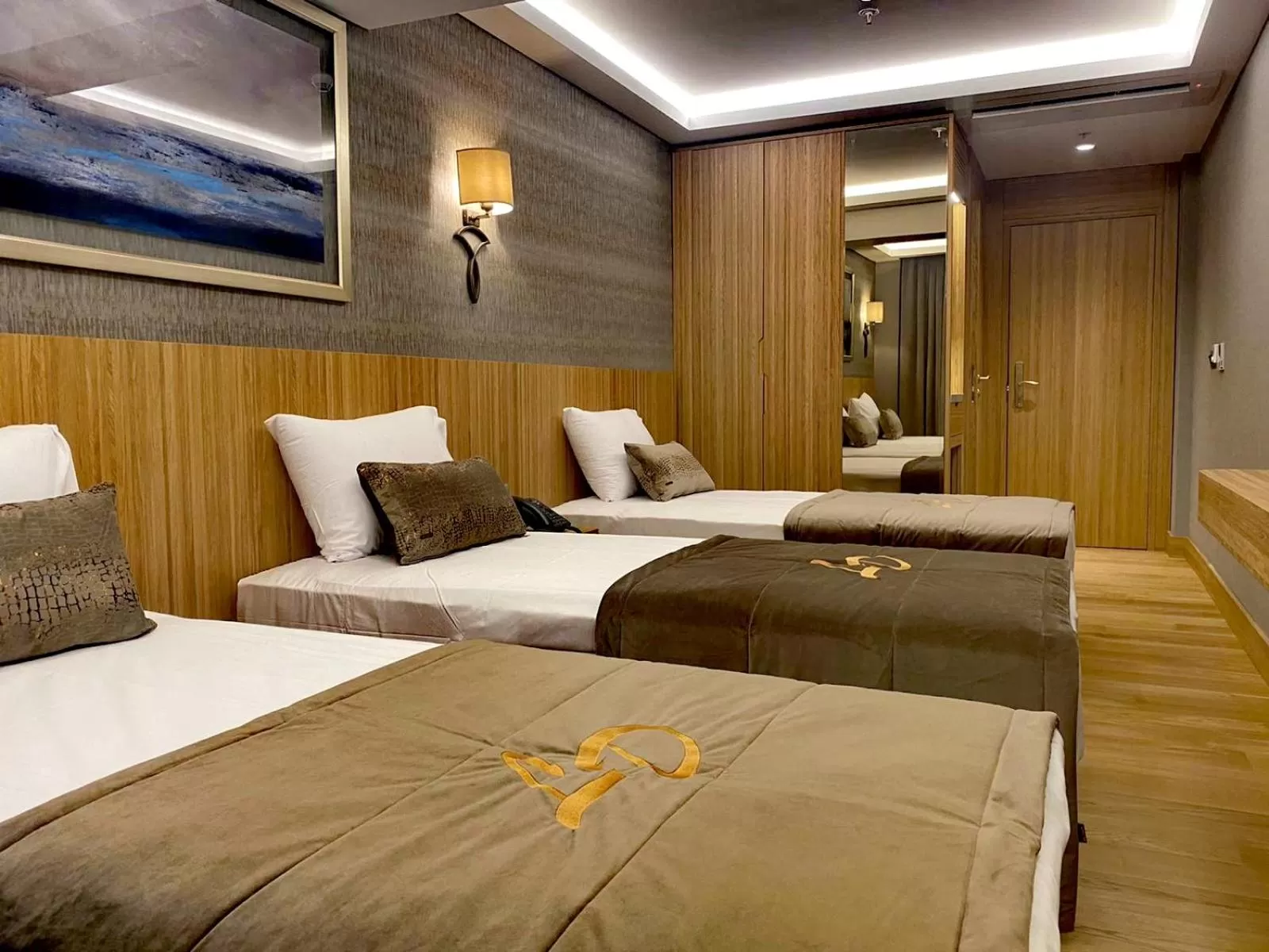 Photo of the whole room, Bed in Lady Diana Hotel