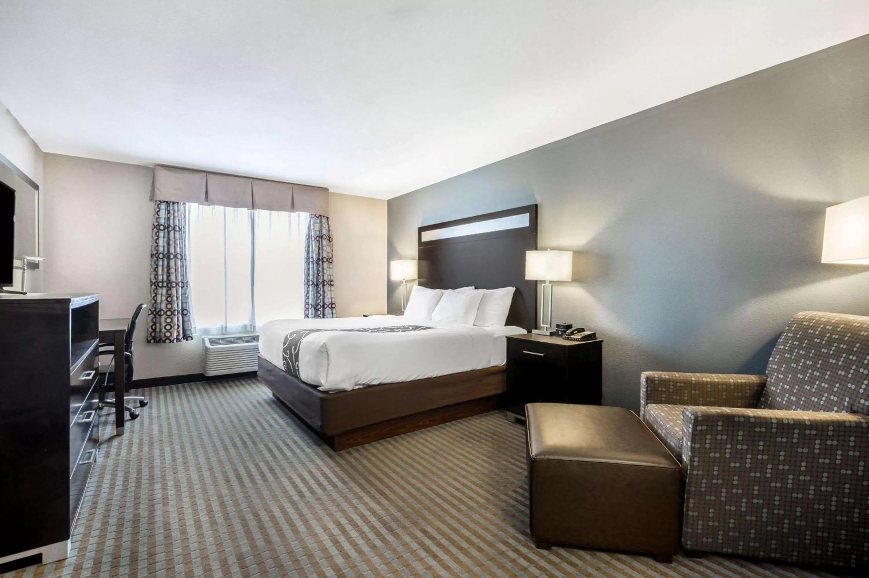Presidential Suite - Non-Smoking in La Quinta Inn & Suites Casino and Bar by Wyndham Glendive