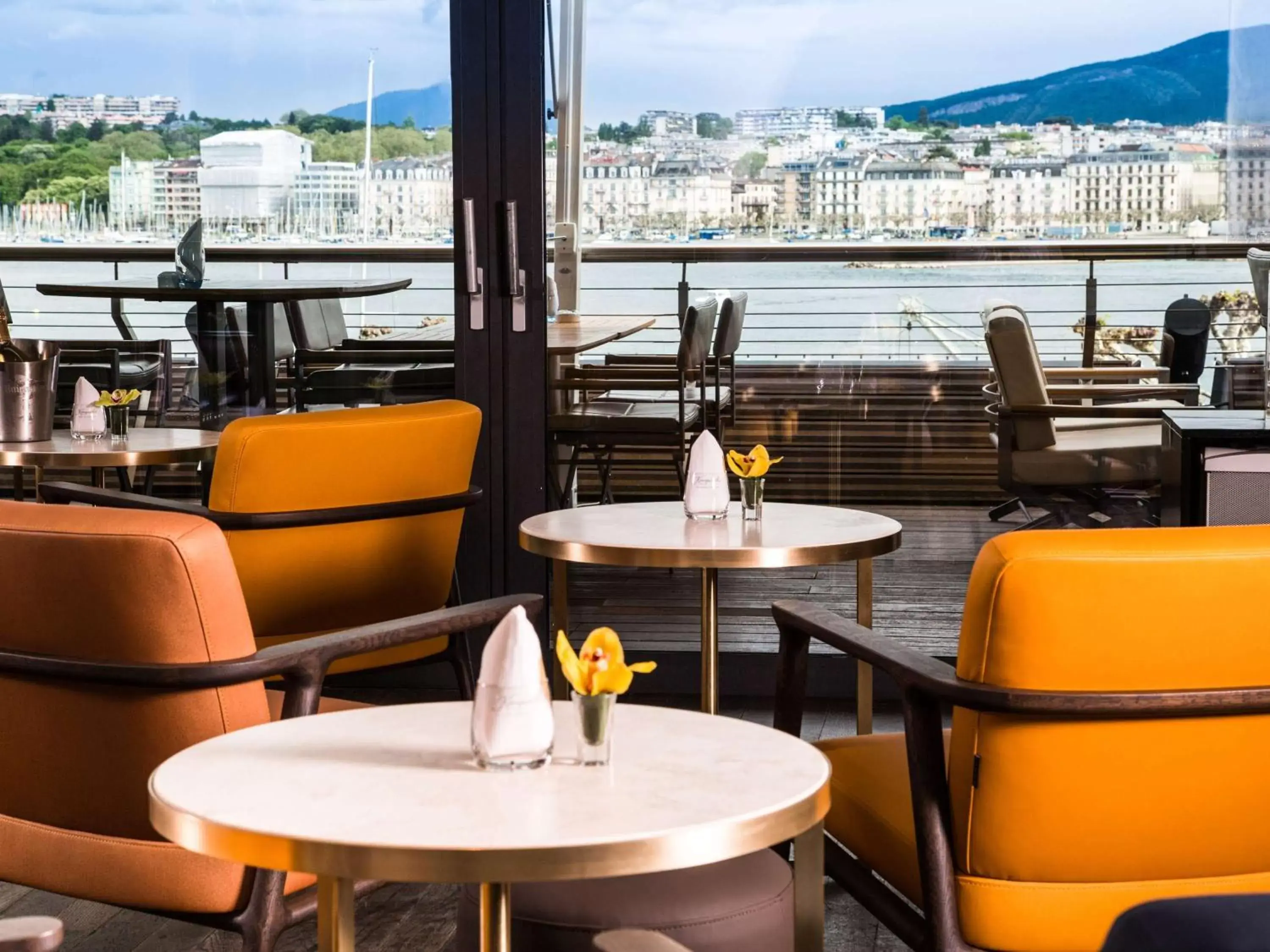 Lounge or bar in Fairmont Grand Hotel Geneva