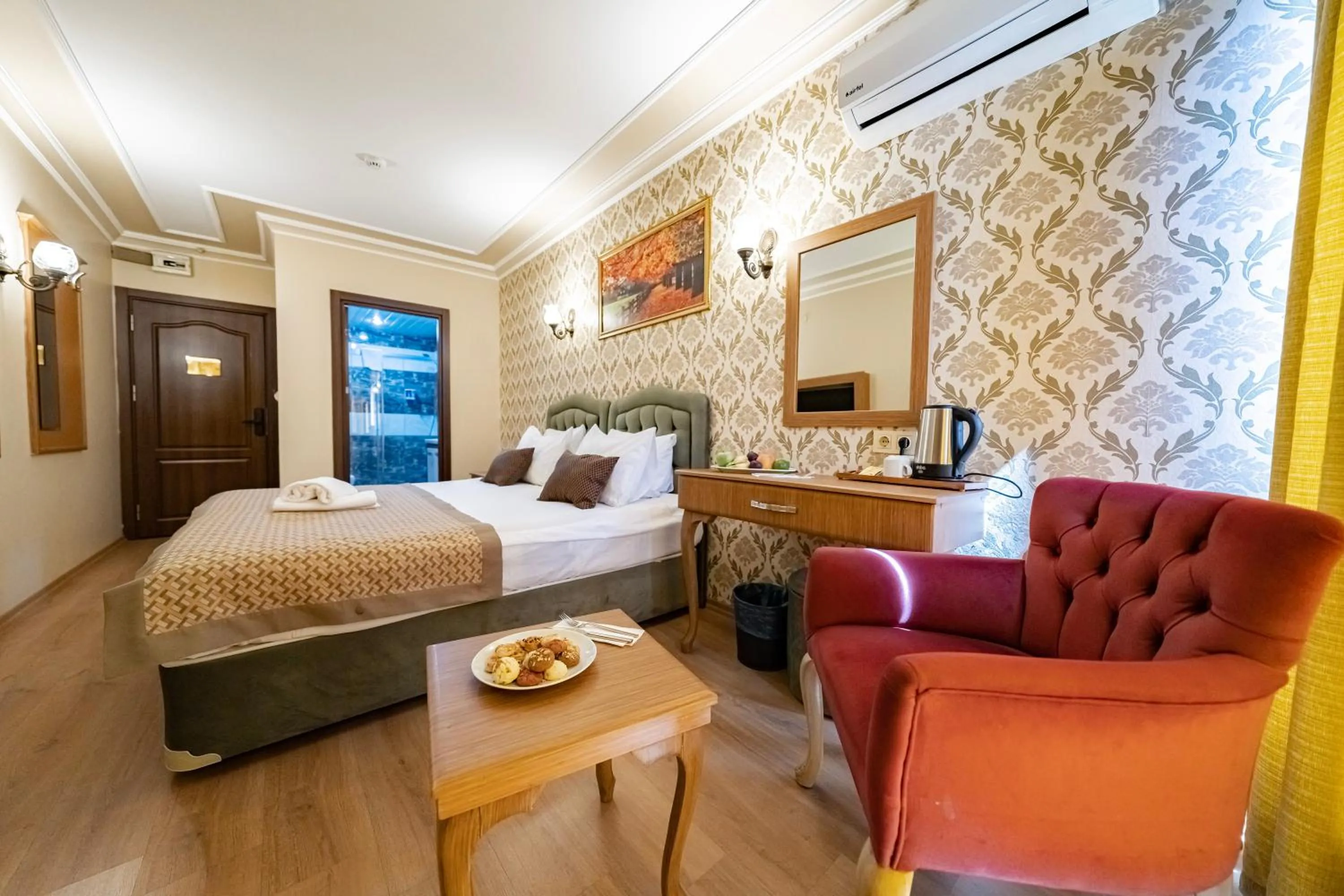 Photo of the whole room, Bed in Grand Hamit Hotel