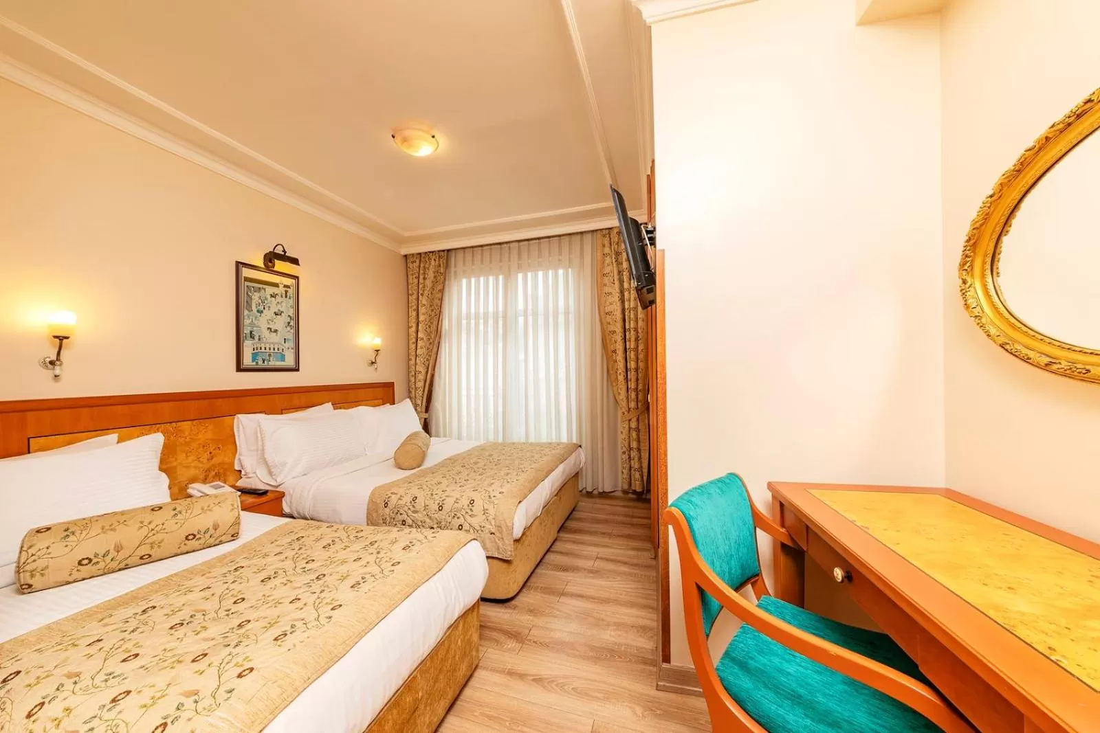 Photo of the whole room, Bed in Santa Ottoman Hotel