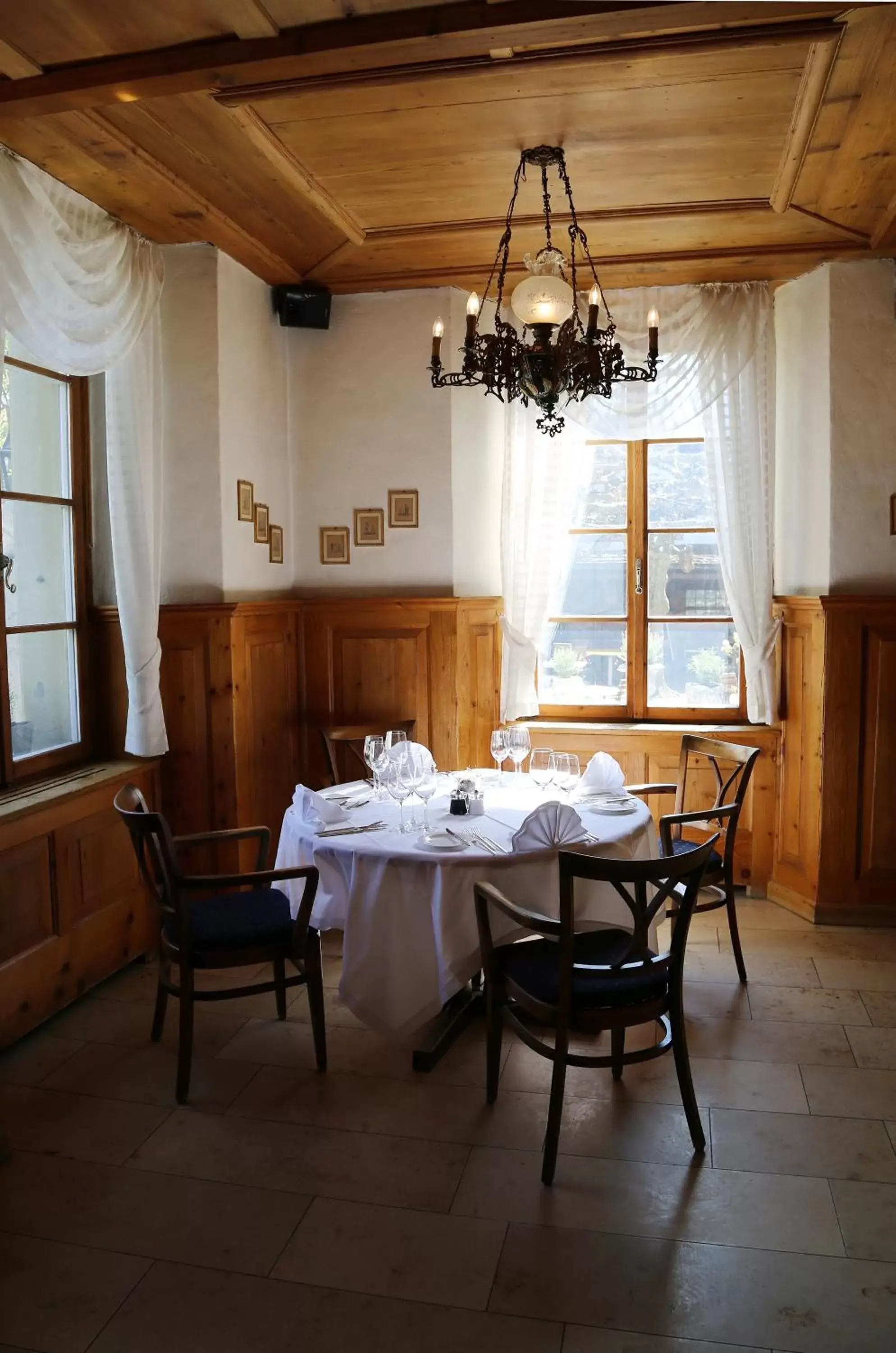 Dining Area in Romantik Hotel Landhaus Liebefeld