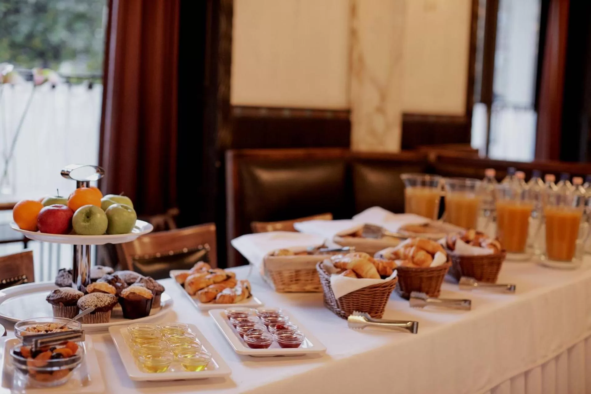 Restaurant/places to eat in Callas House