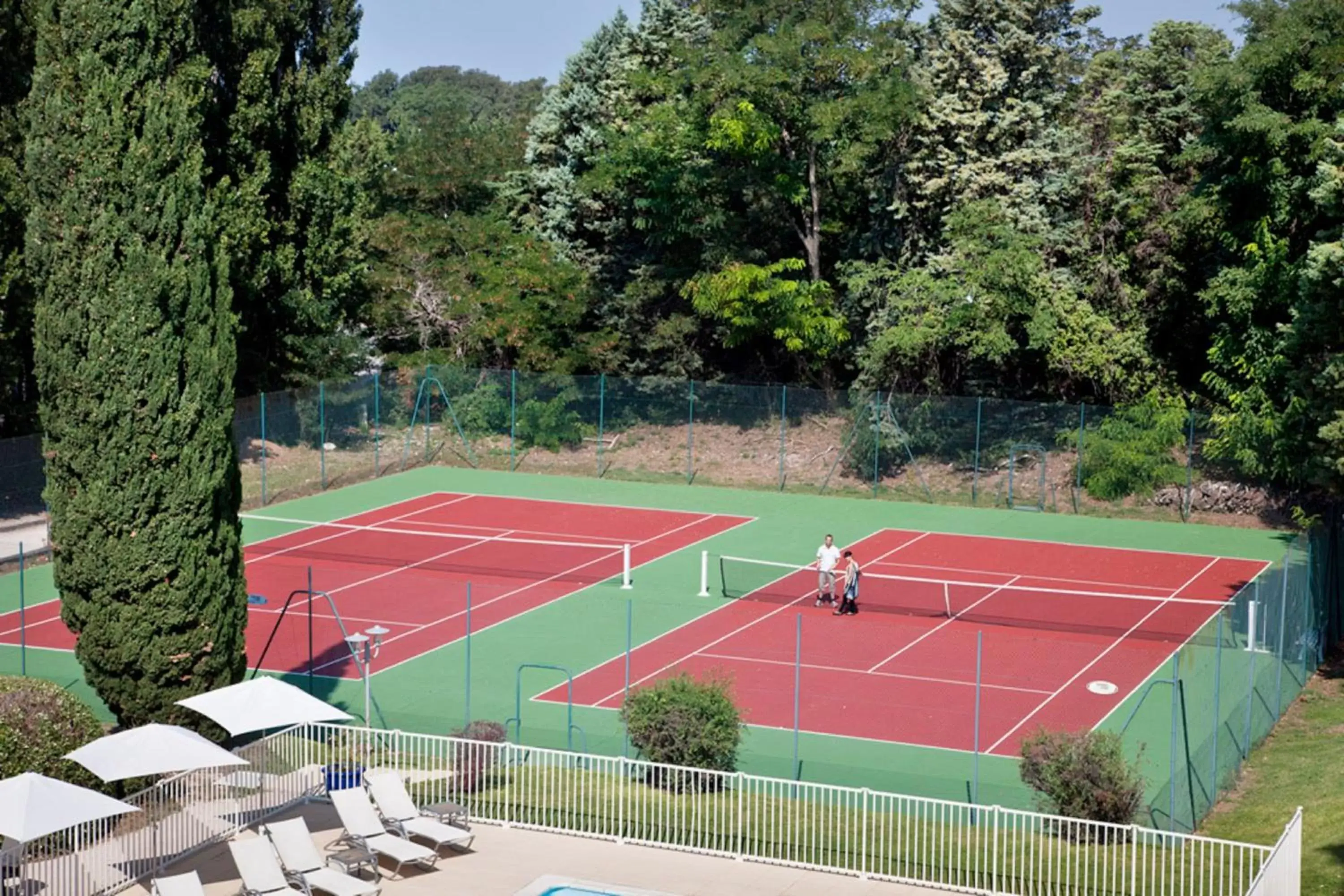 Tennis court, Tennis/Squash in Novotel Avignon Nord