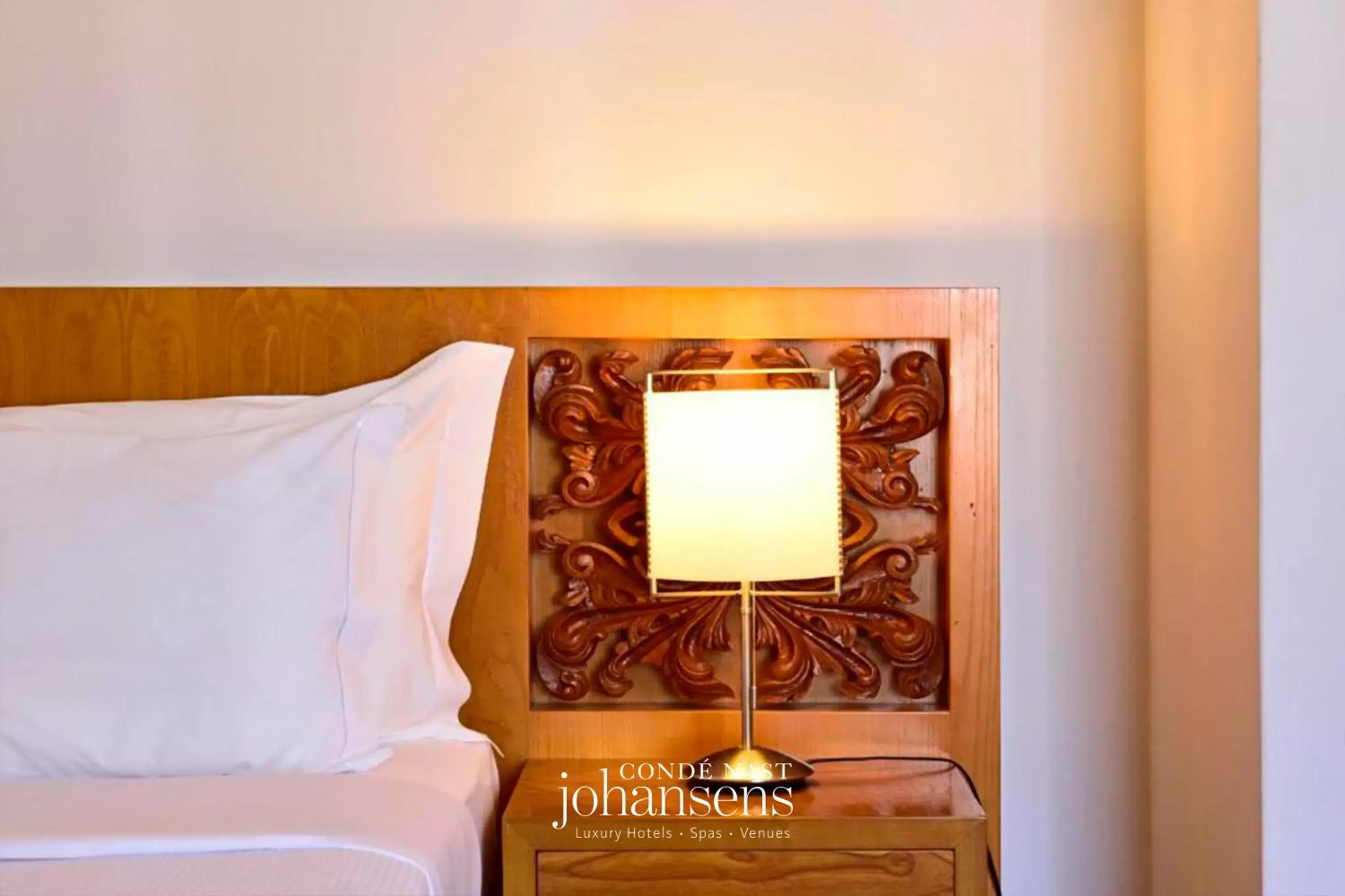 Decorative detail, Bed in Casa Melo Alvim - by Unlock Hotels Decorative detail, Bed in Casa Melo Alvim - by Unlock Hotels