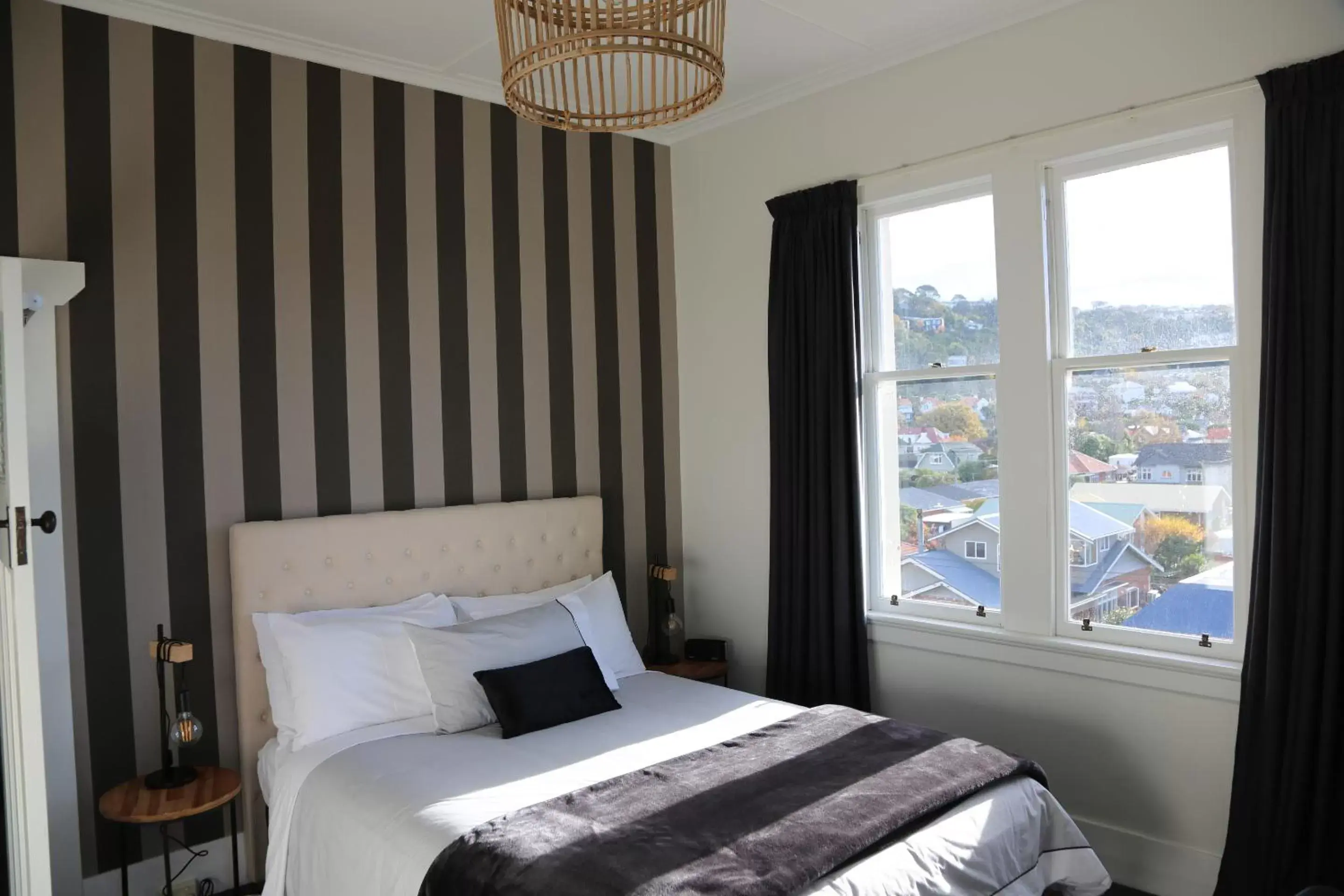 Bed in Majestic Mansions – Apartments at St Clair