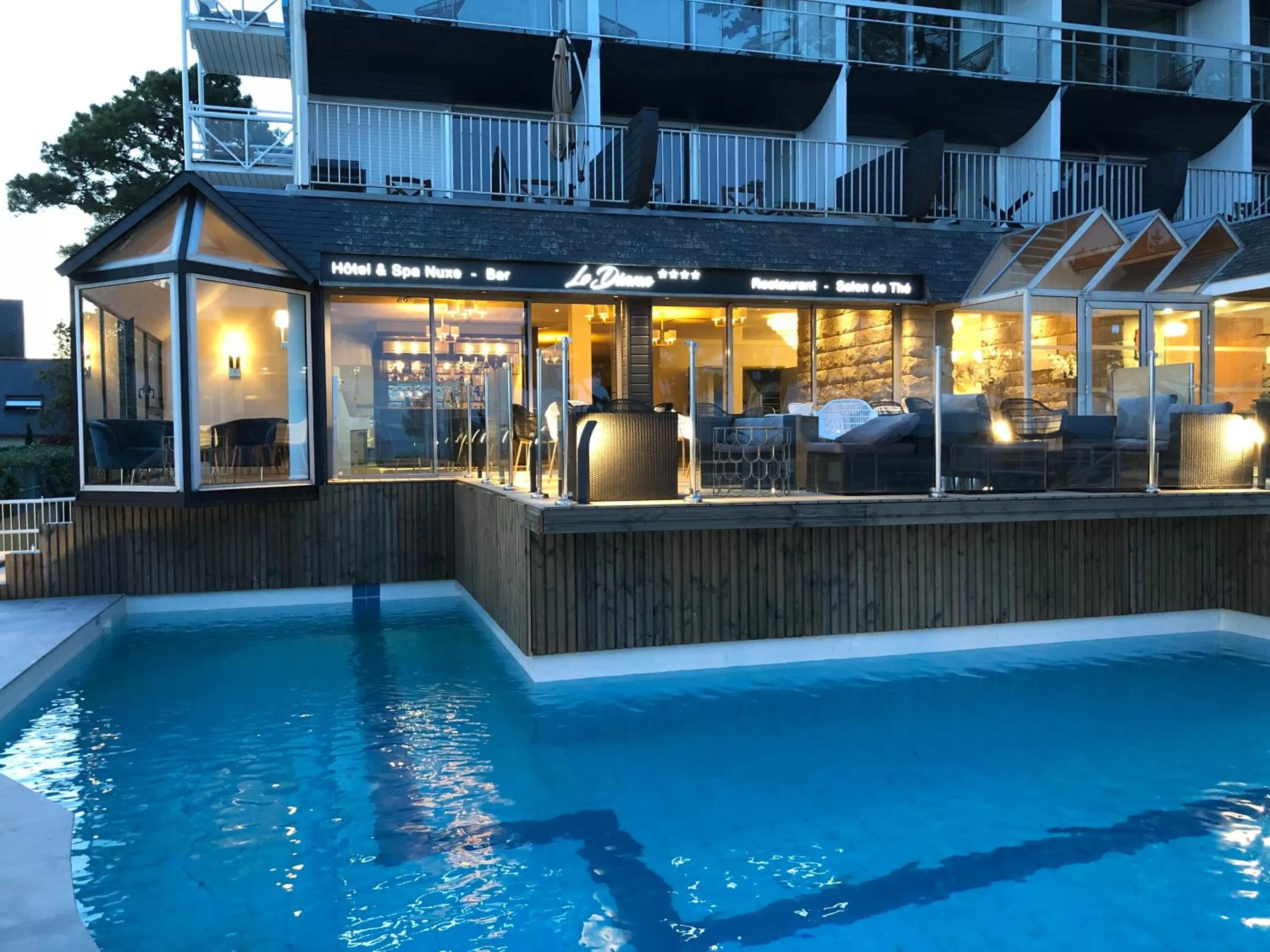 Patio in Le Diana Hôtel & Spa