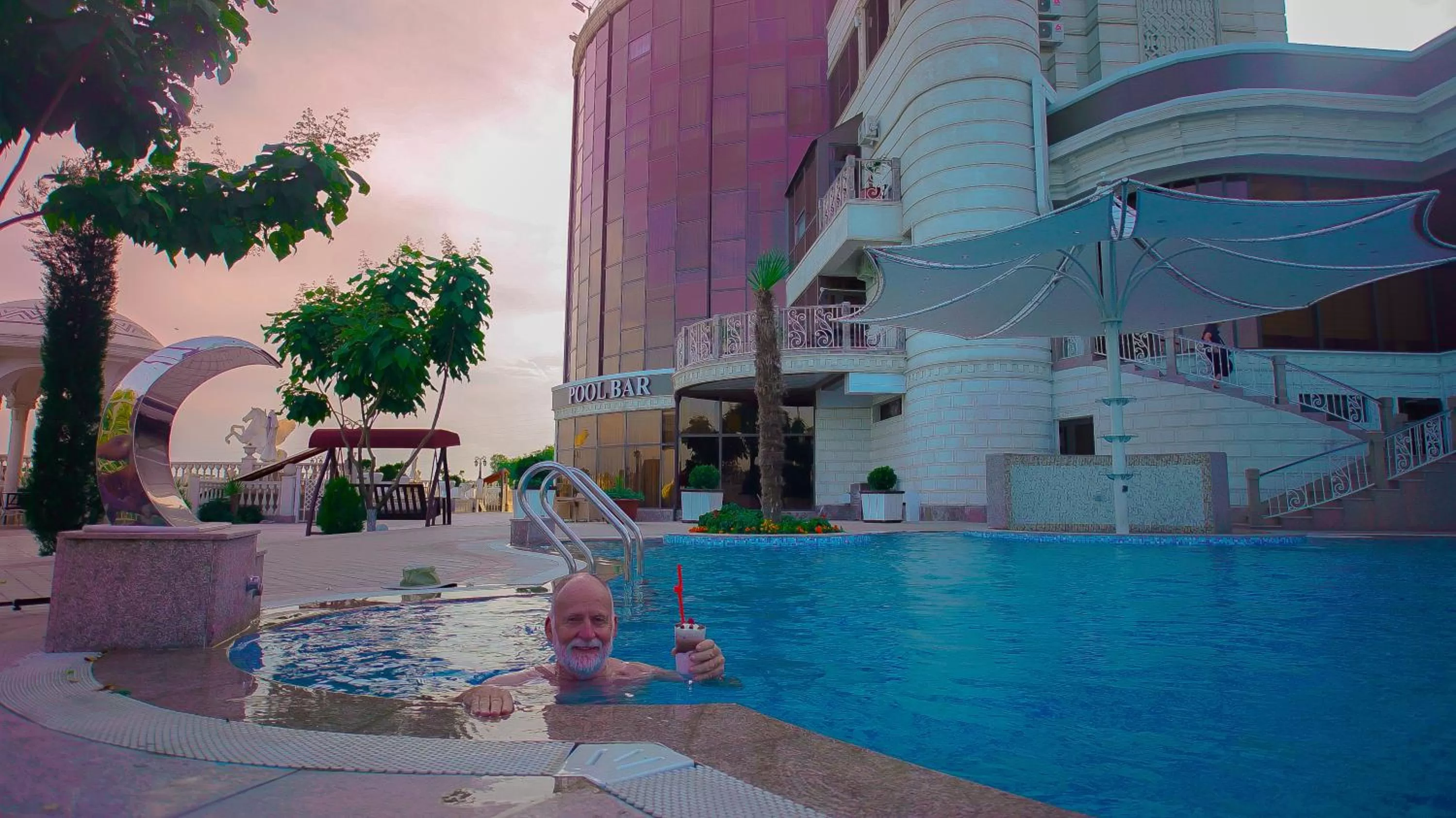 Swimming pool in Parliament Palace Hotel