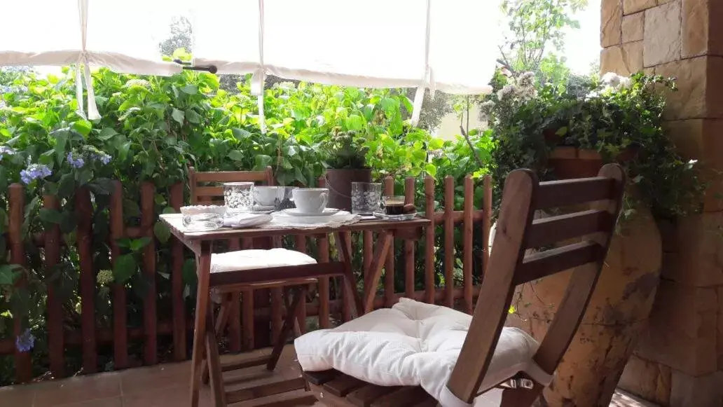 Garden, Restaurant/Places to Eat in B&b Silvana