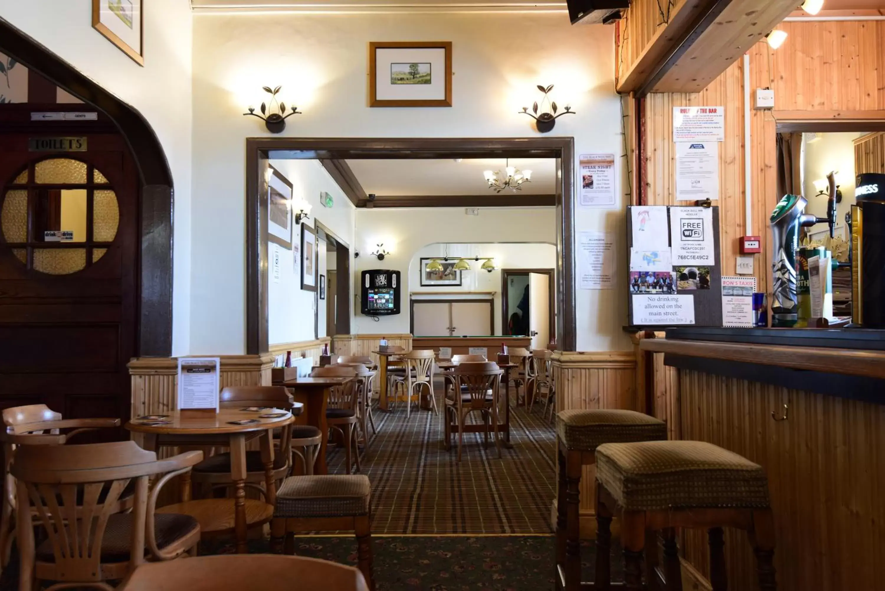 Lounge or bar, Restaurant/Places to Eat in The Black Bull inn