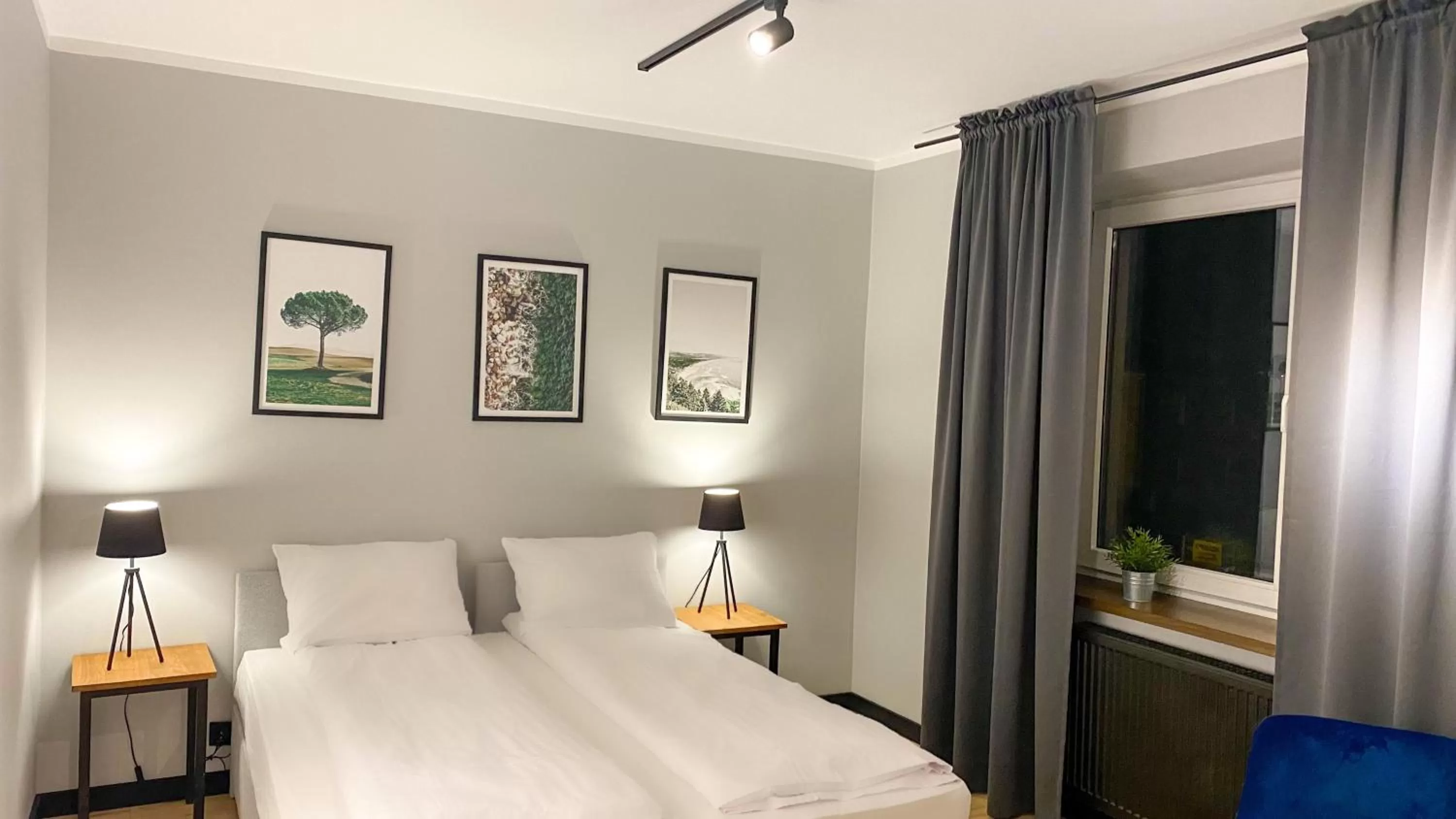 Bed in Zajazd Valentino / Listopadowa 55