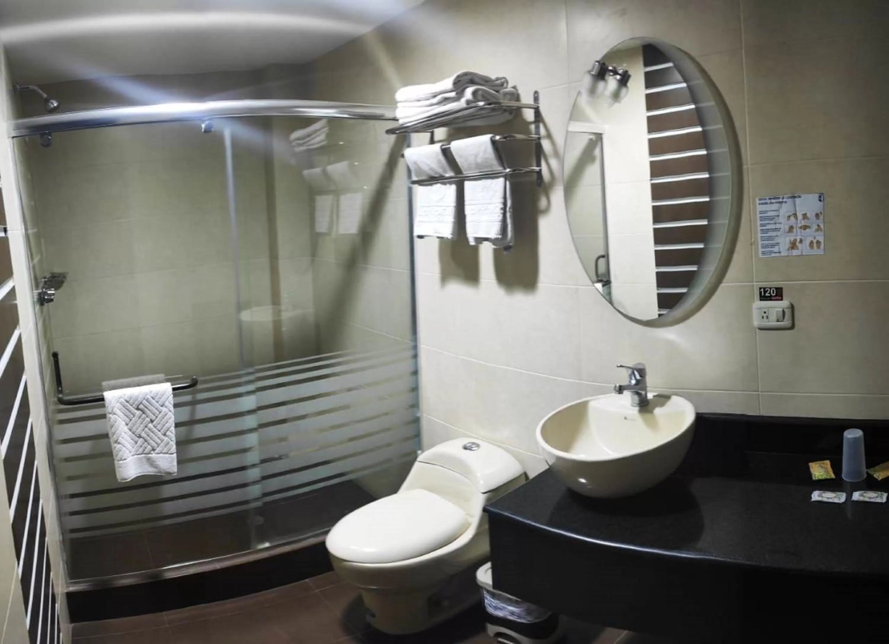 Bathroom in La Kapital Hotel