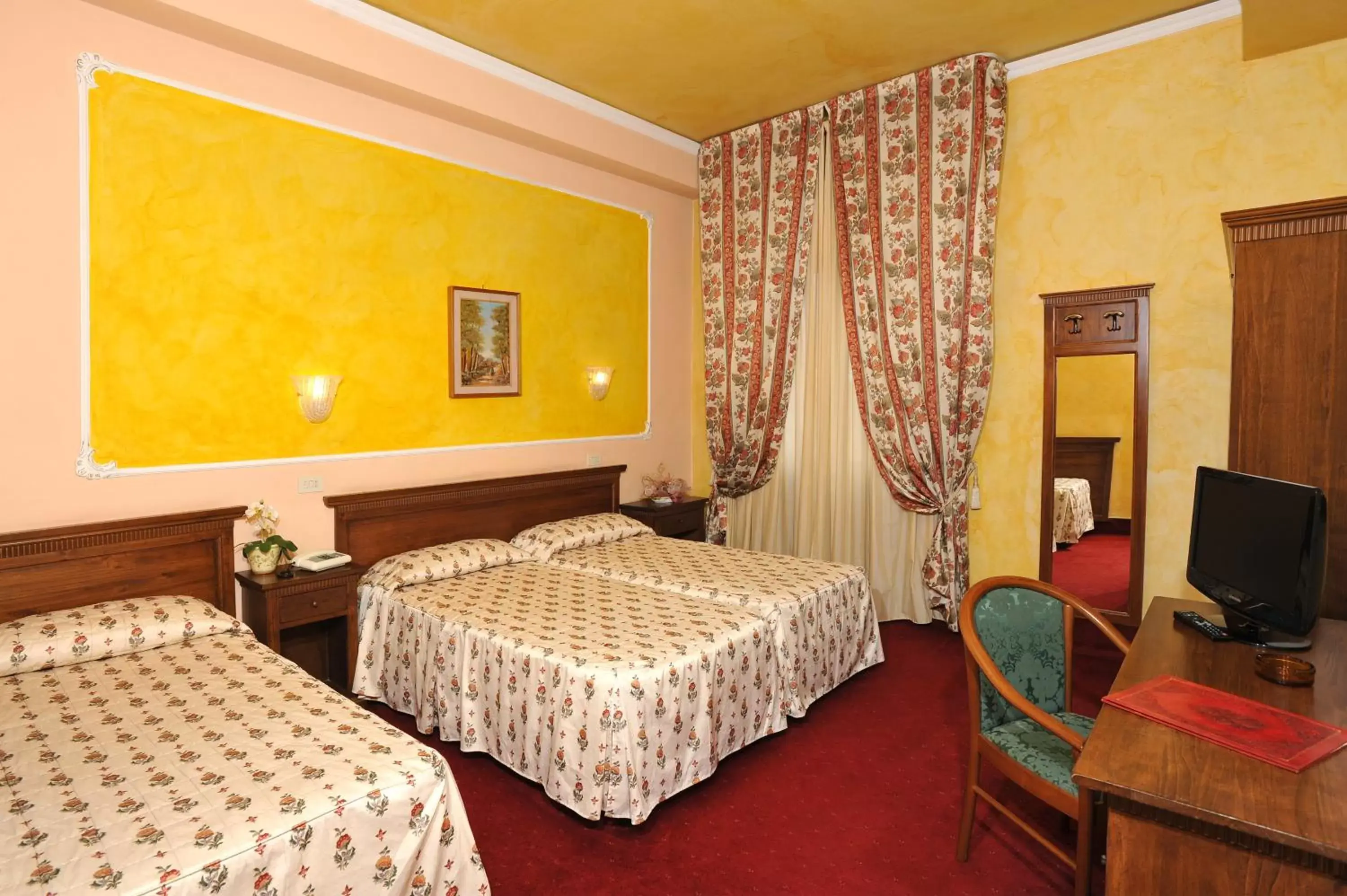 Bed in Hotel Minerva Palace