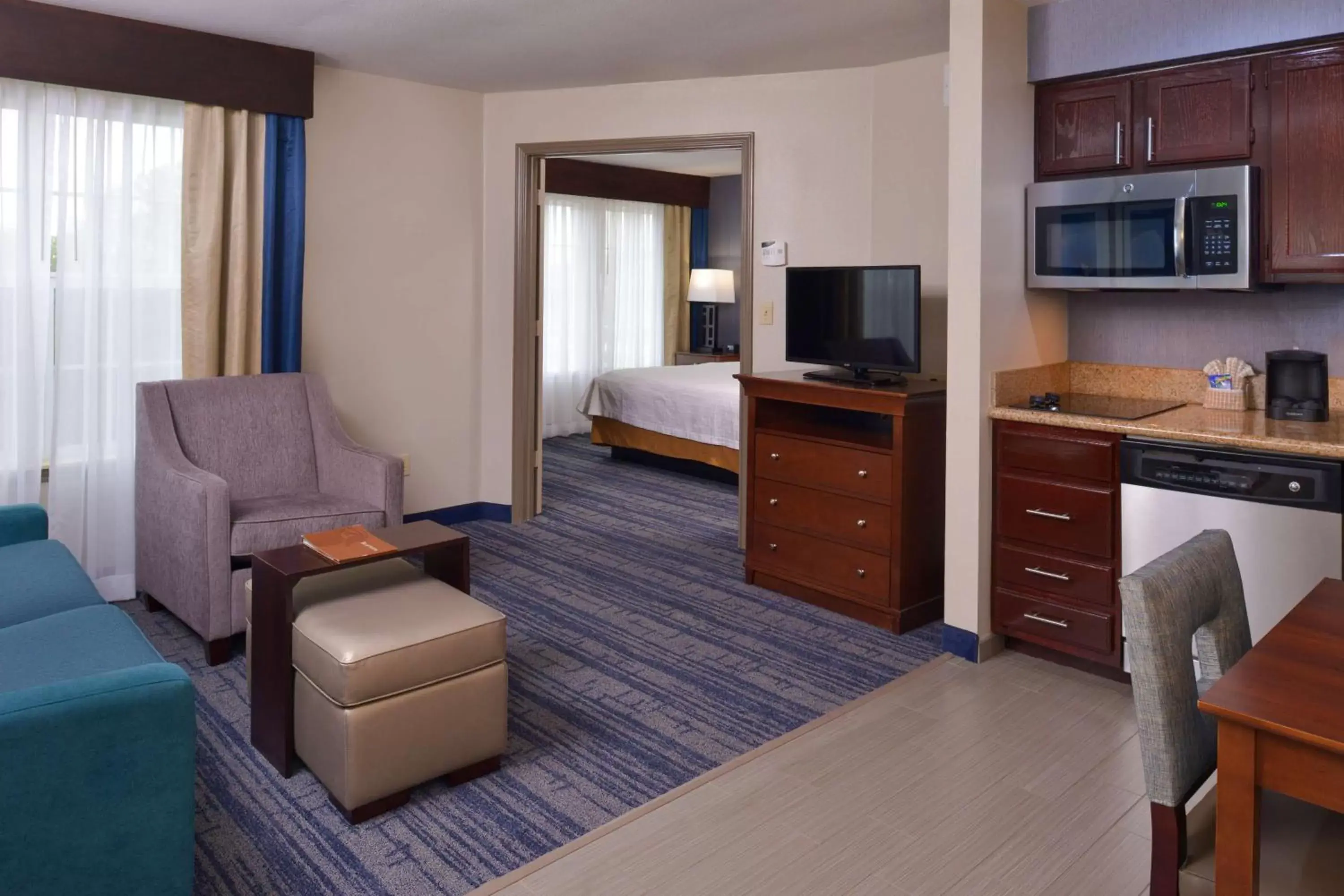 Kitchen or kitchenette, Seating Area in Homewood Suites by Hilton Dallas-Lewisville