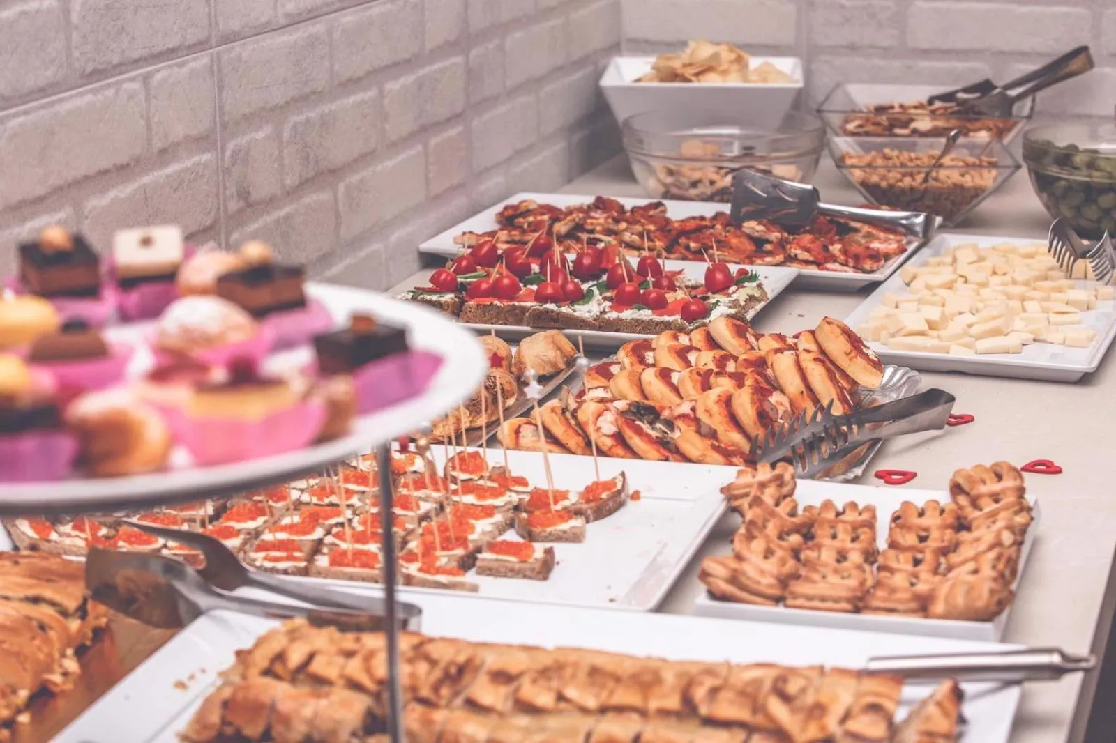 Food and drinks in Club Meeting Hotel