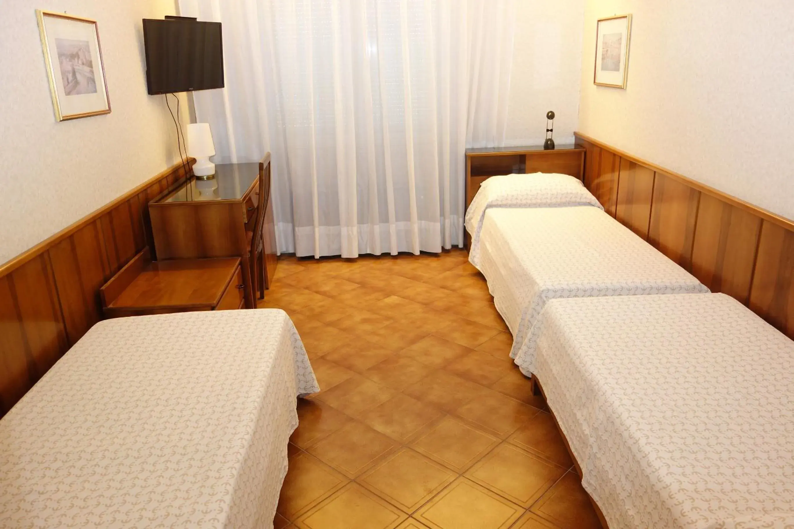 Bed in Euromotel Croce Bianca