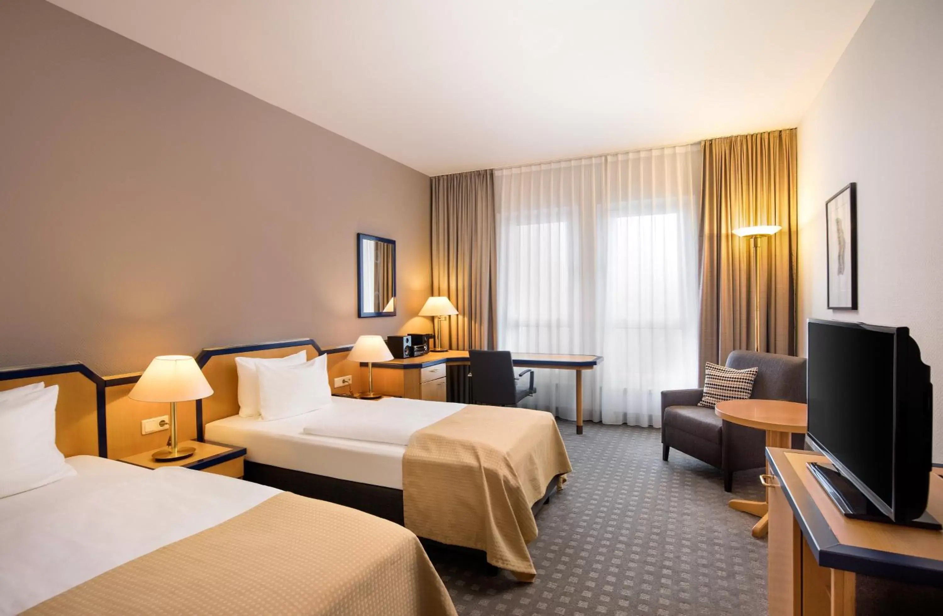 Photo of the whole room in Holiday Inn Hamburg, an IHG Hotel