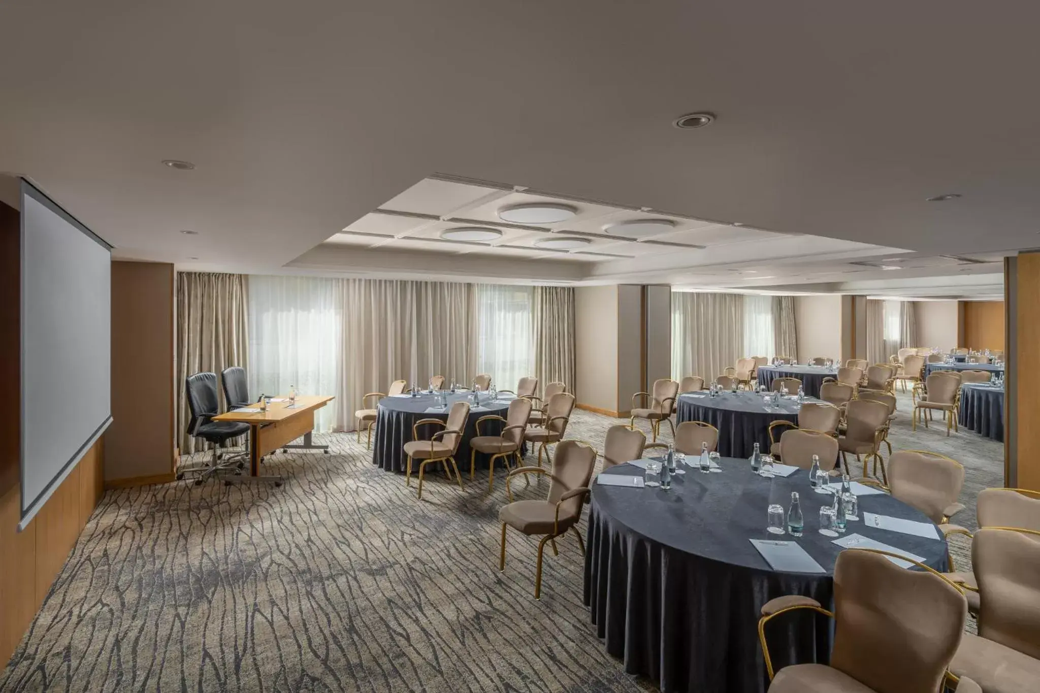 Meeting/conference room, Restaurant/Places to Eat in InterContinental Athenee Palace Bucharest, an IHG Hotel