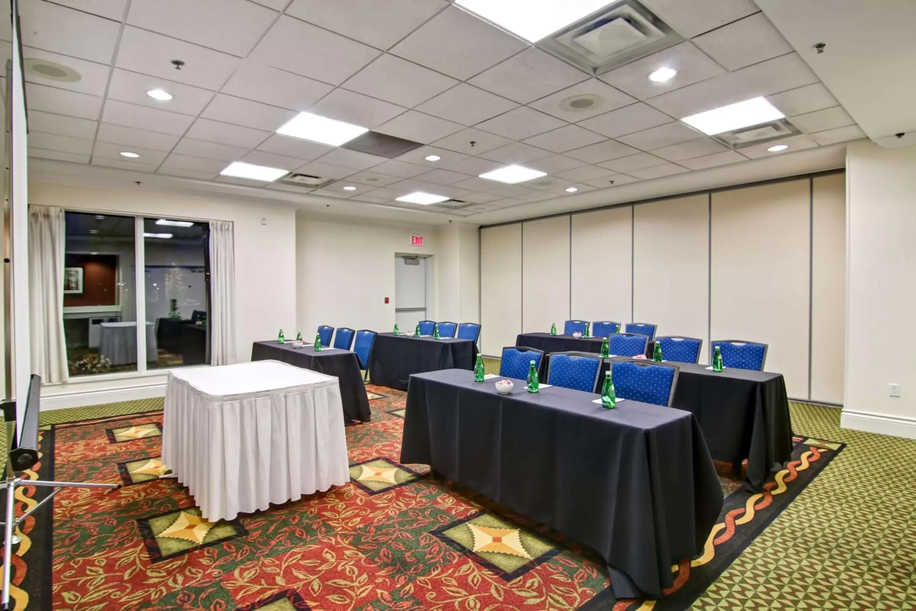 Meeting/conference room in Hilton Garden Inn Toronto/Mississauga