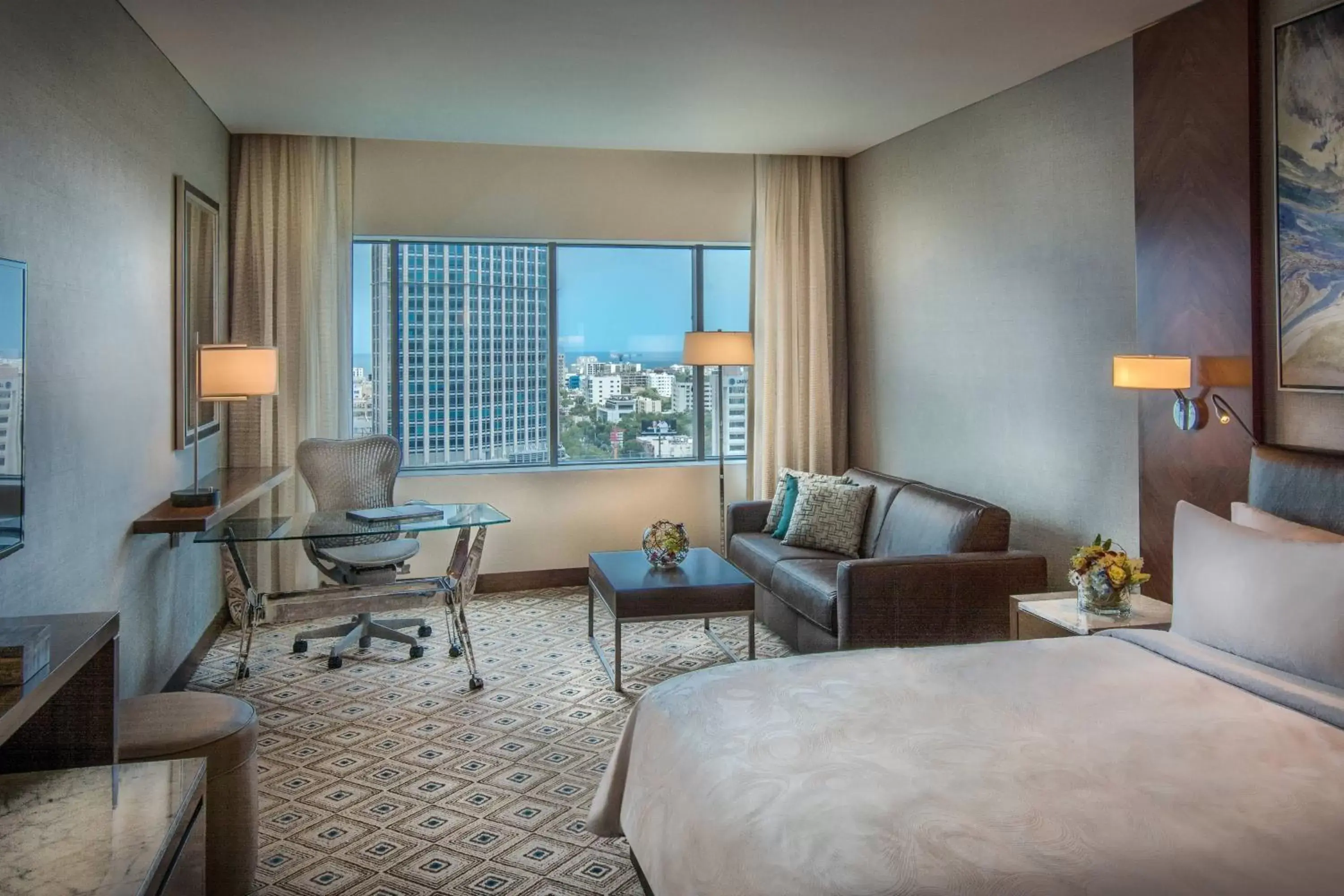 Photo of the whole room, Seating Area in JW Marriott Hotel Santo Domingo