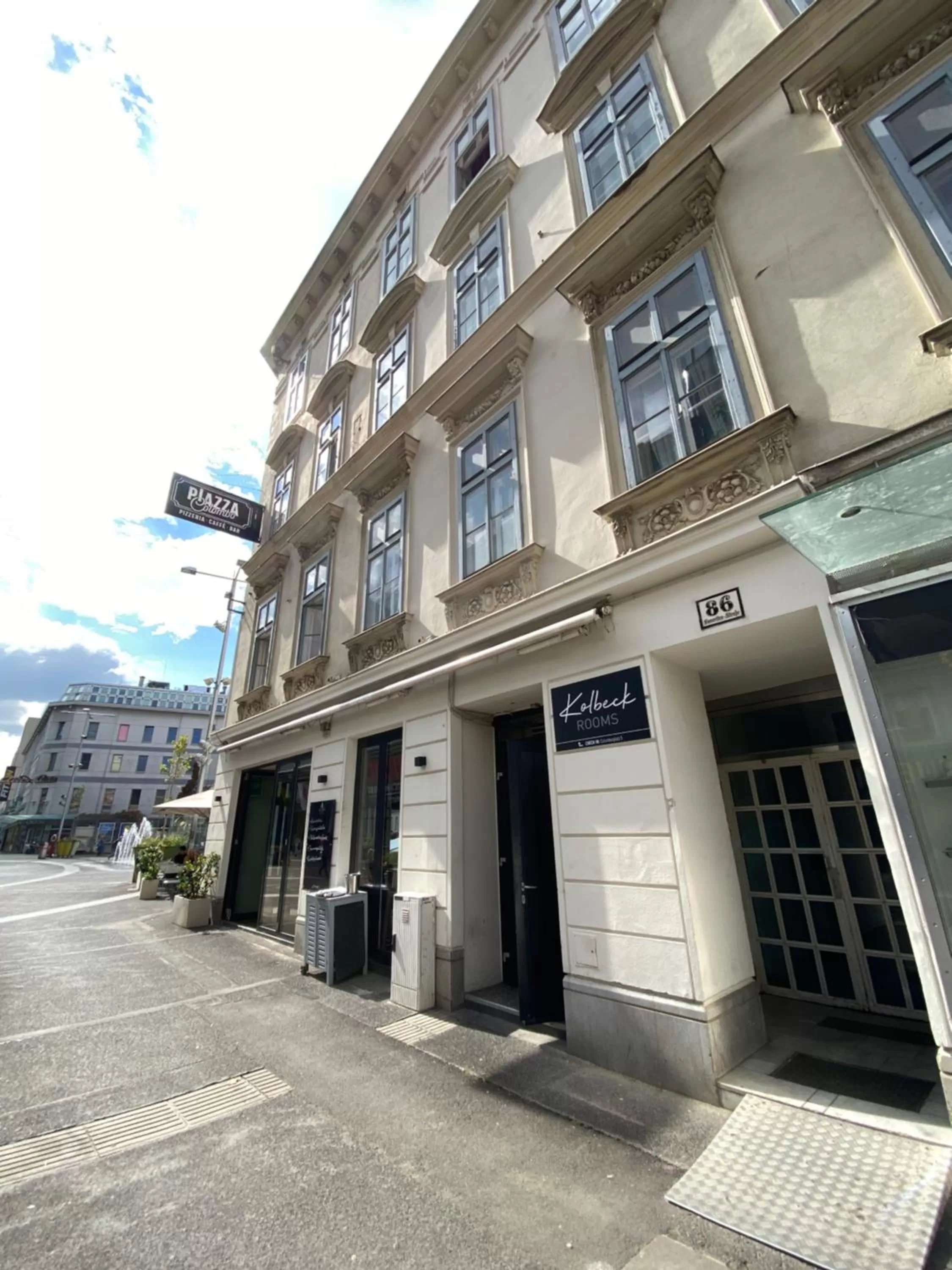 Property building in Kolbeck Rooms