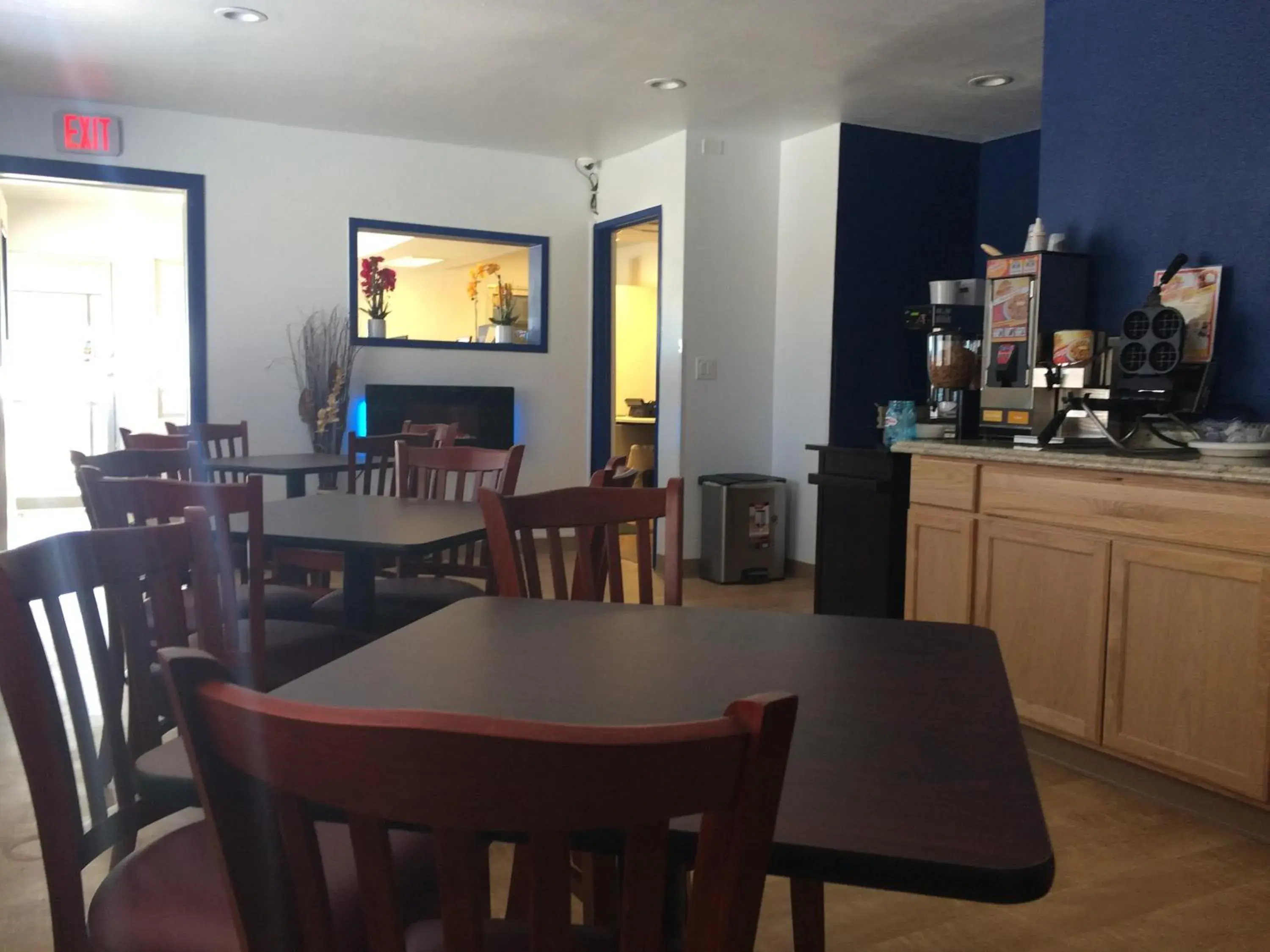 Continental breakfast, Restaurant/Places to Eat in Travelodge by Wyndham Raton