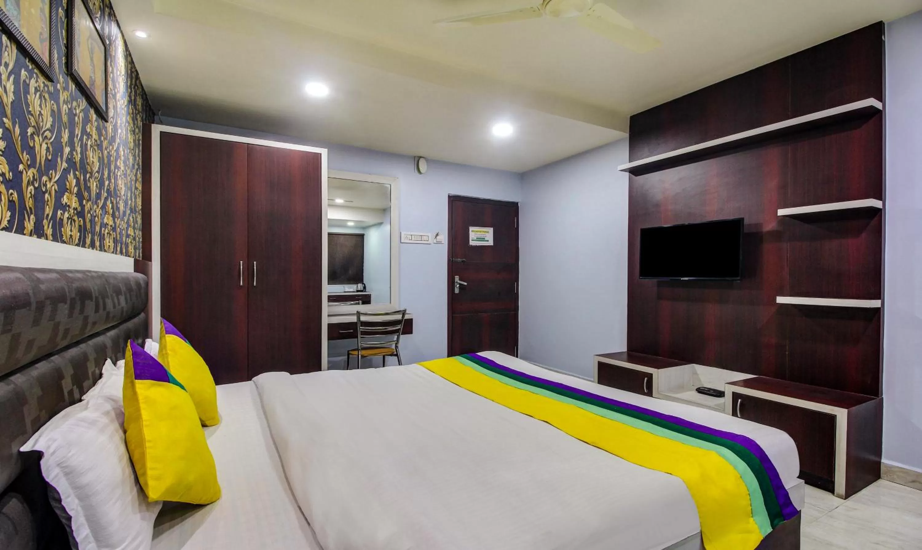 Bed in Itsy By Treebo - Golden Fiesta