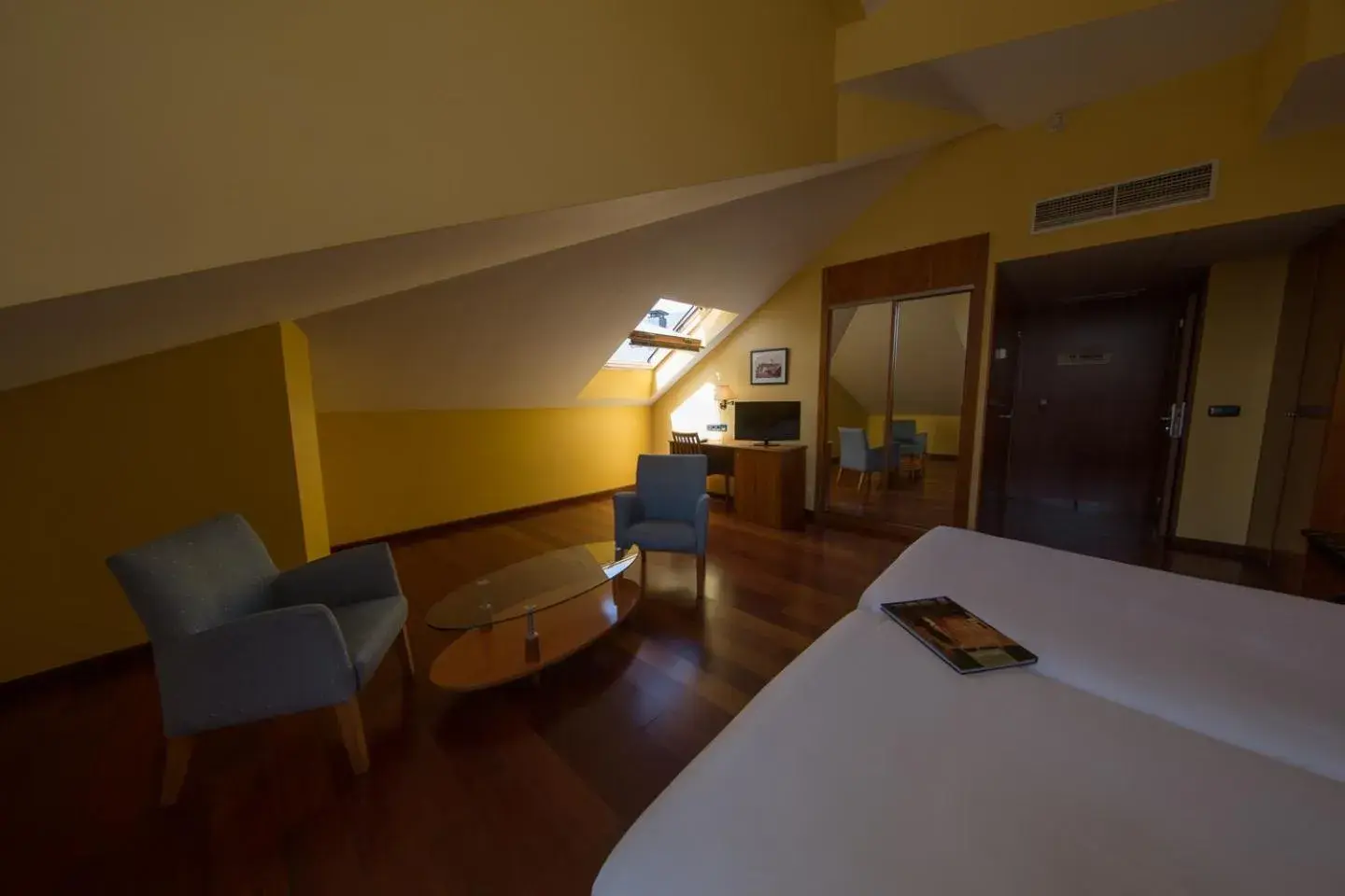 Photo of the whole room, Bed in Hotel Aroi Bierzo Plaza Photo of the whole room, Bed in Hotel Aroi Bierzo Plaza